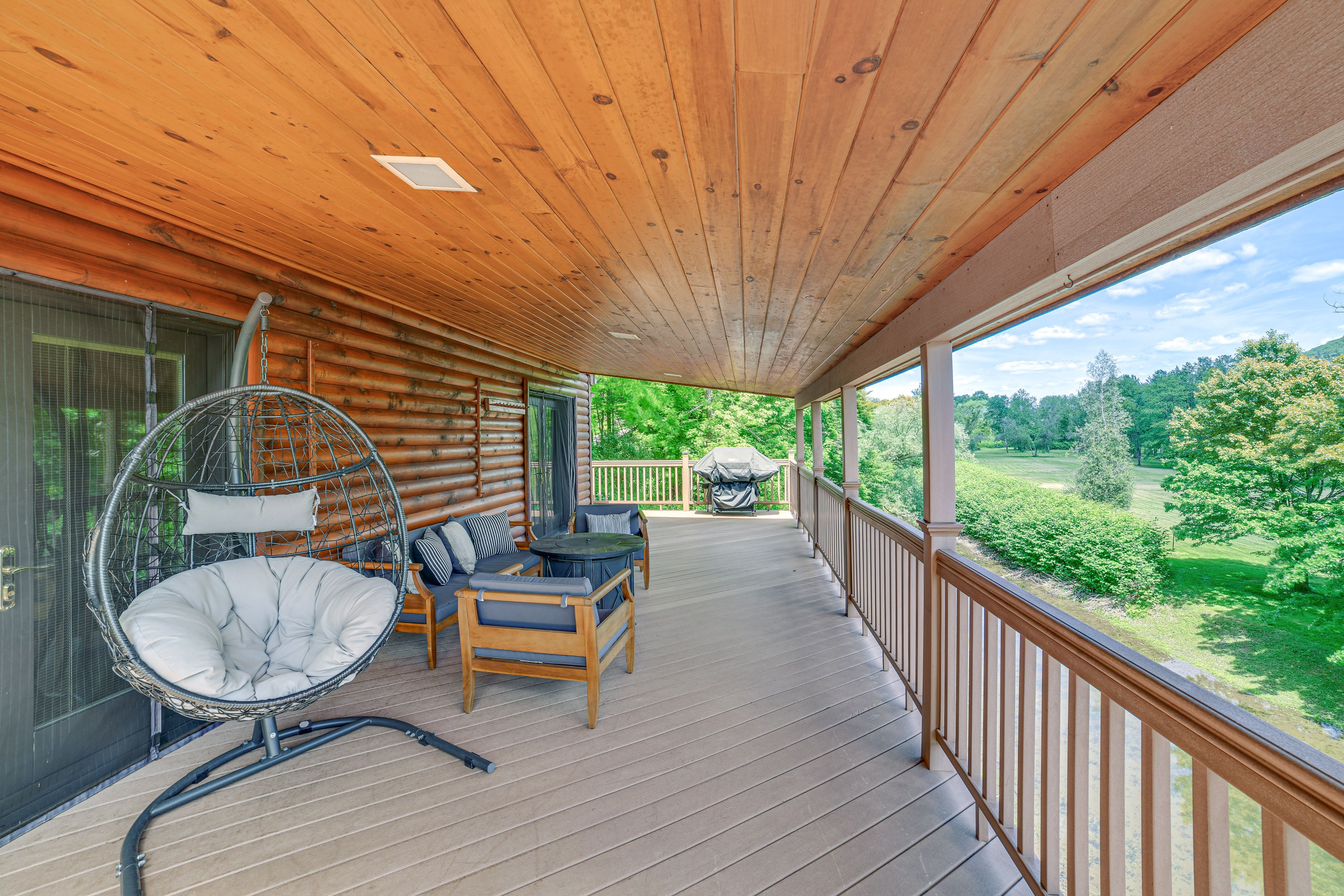 Deck | Mini Fire Pit | Gas Grill