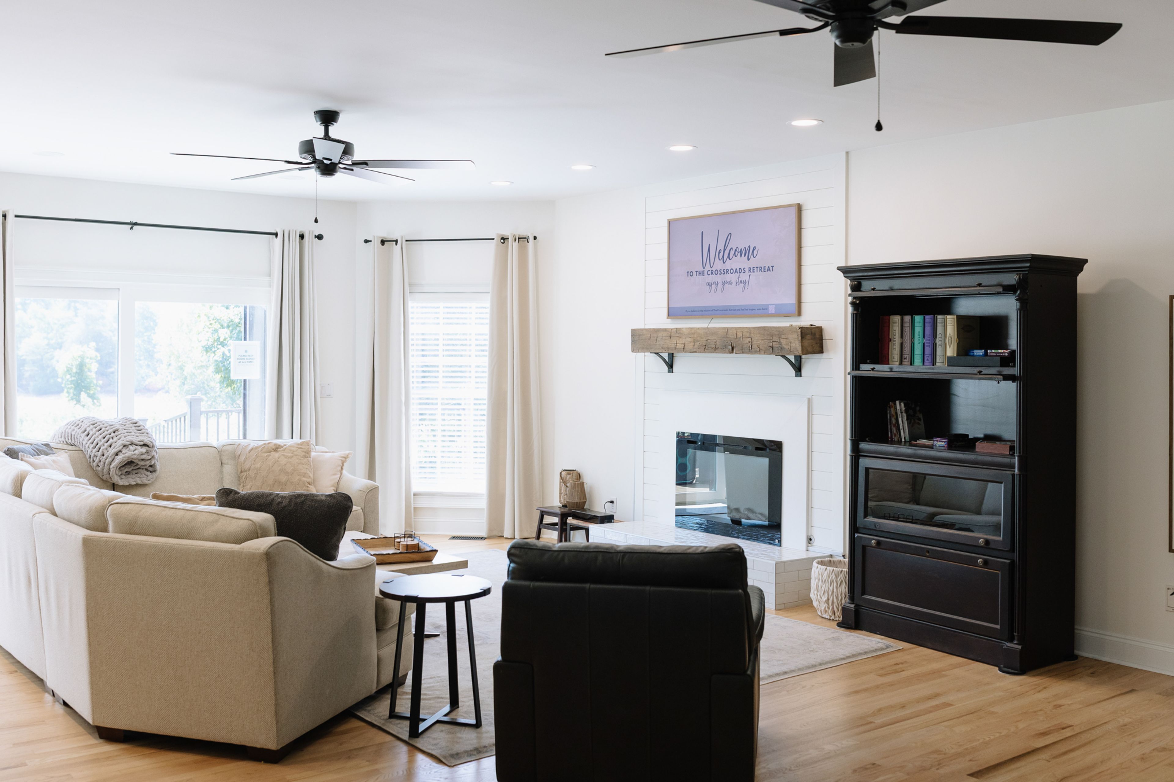 Living Room | Smart TV | Central A/C + Heating