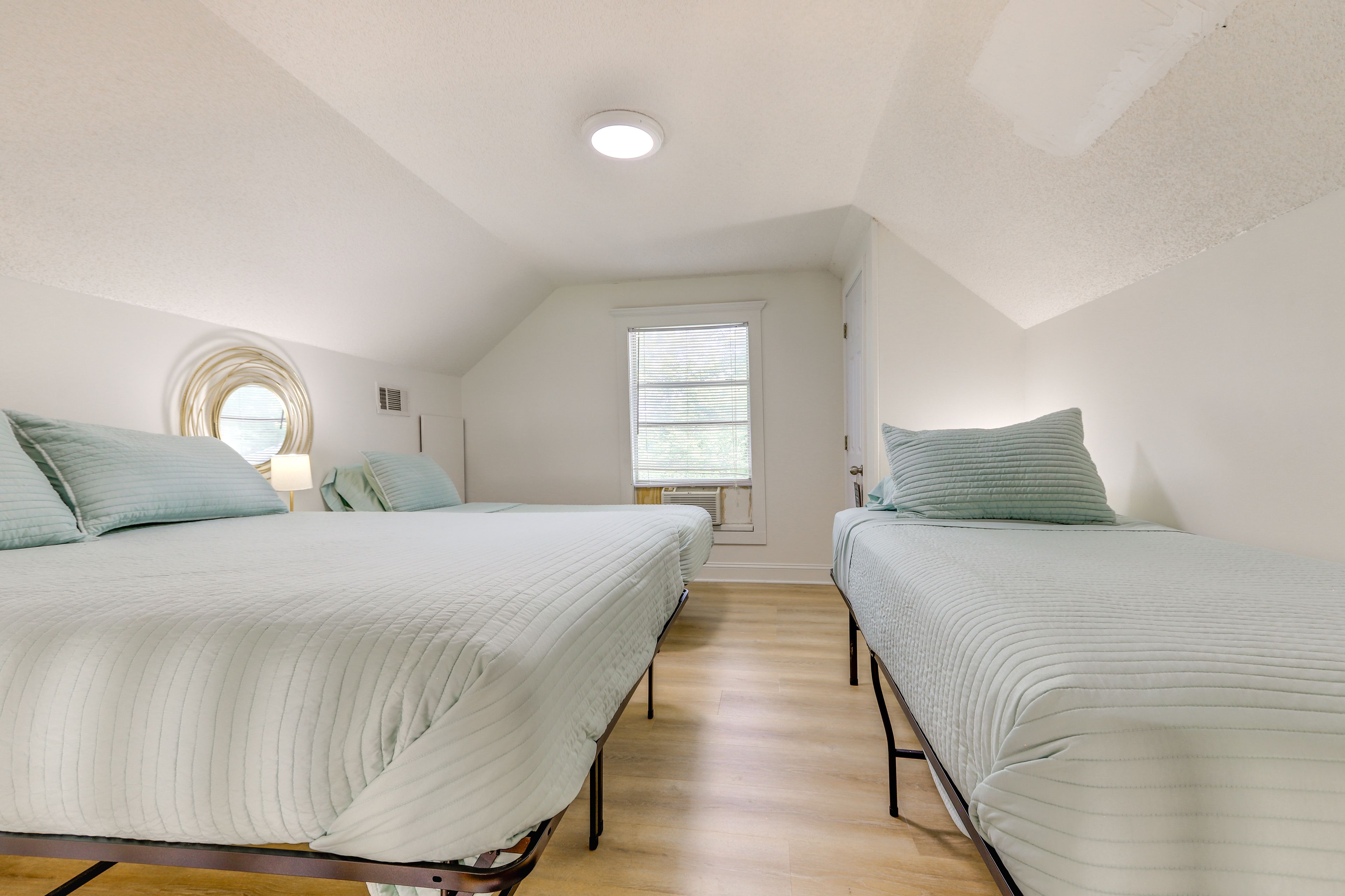 Loft | 2nd Floor | Full Bed | 2 Twin Beds
