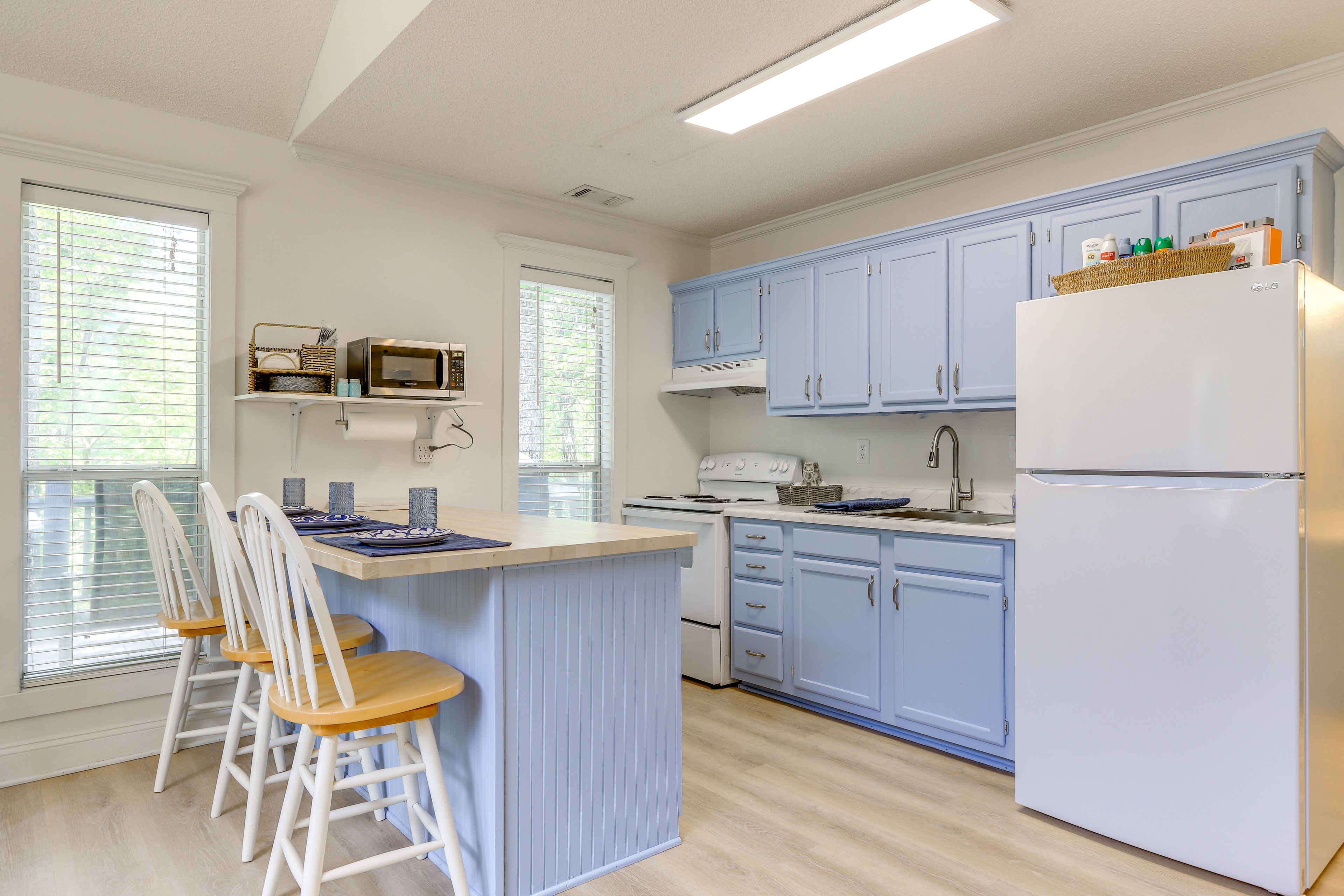 Kitchen | 1st Floor | Keurig Coffee Maker