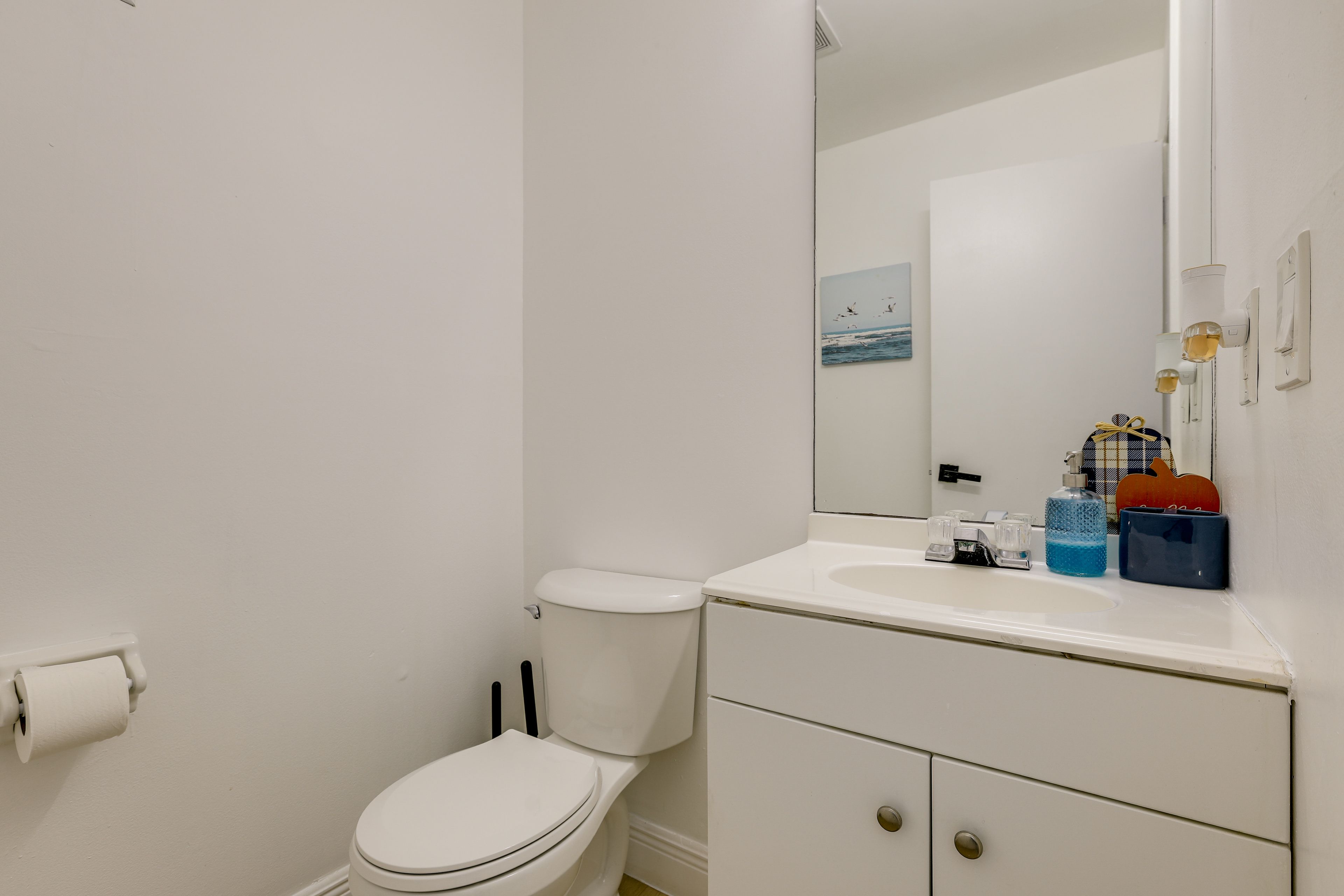 Half Bathroom | 1st Floor