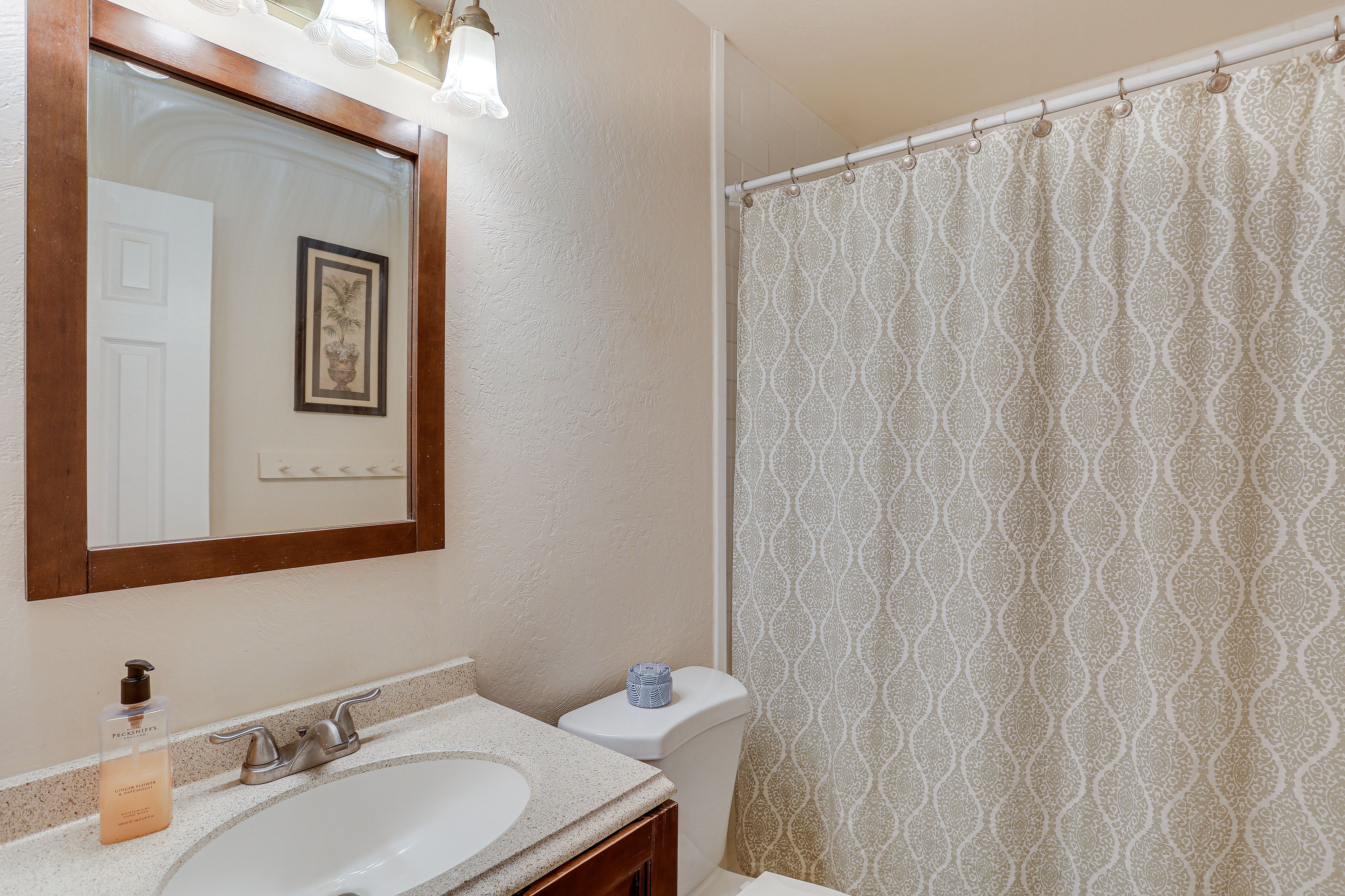 Full Bathroom | 1st Floor