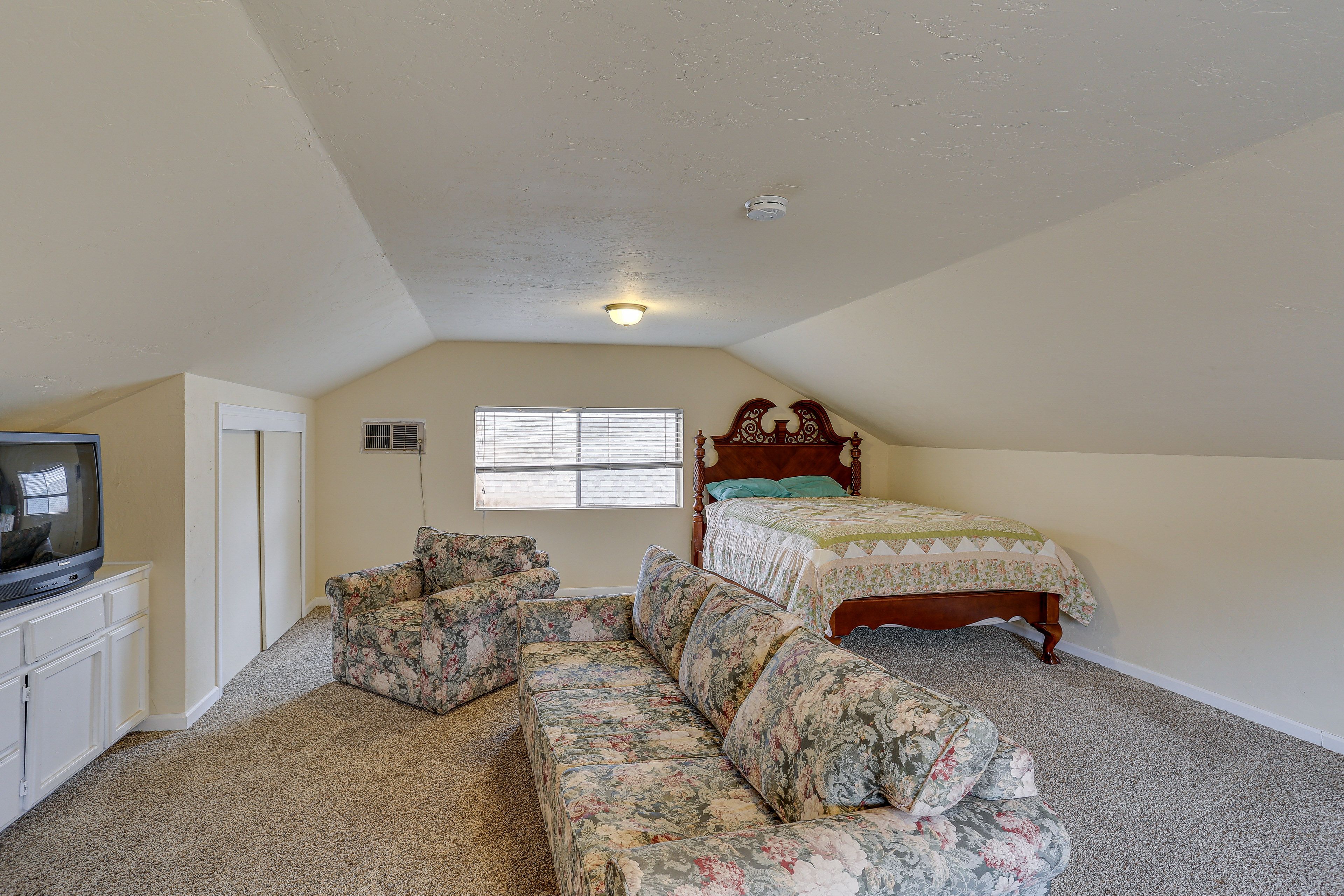 Bedroom 3 | Queen Bed | Queen Sleeper Sofa | 2nd Floor