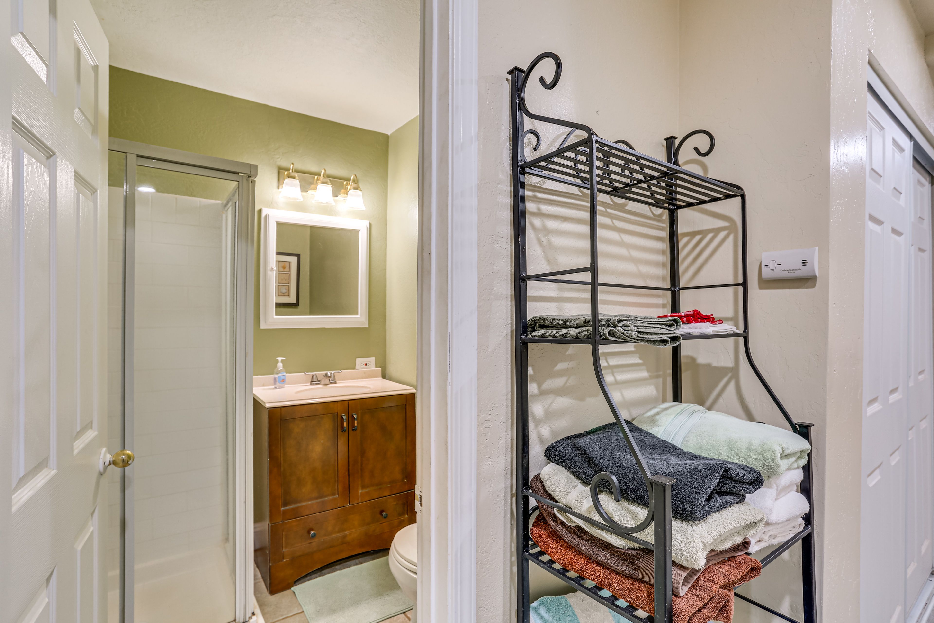 Full Bathroom | 1st Floor