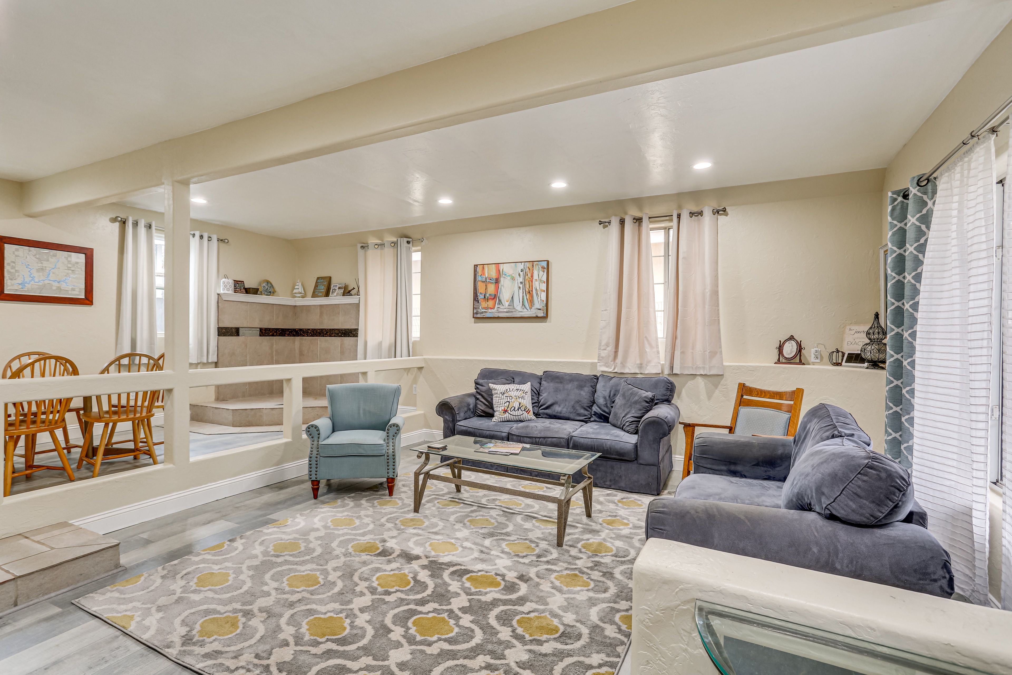 Living Room | Free WiFi | Smart TV | Central Heating | No A/C | 1st Floor