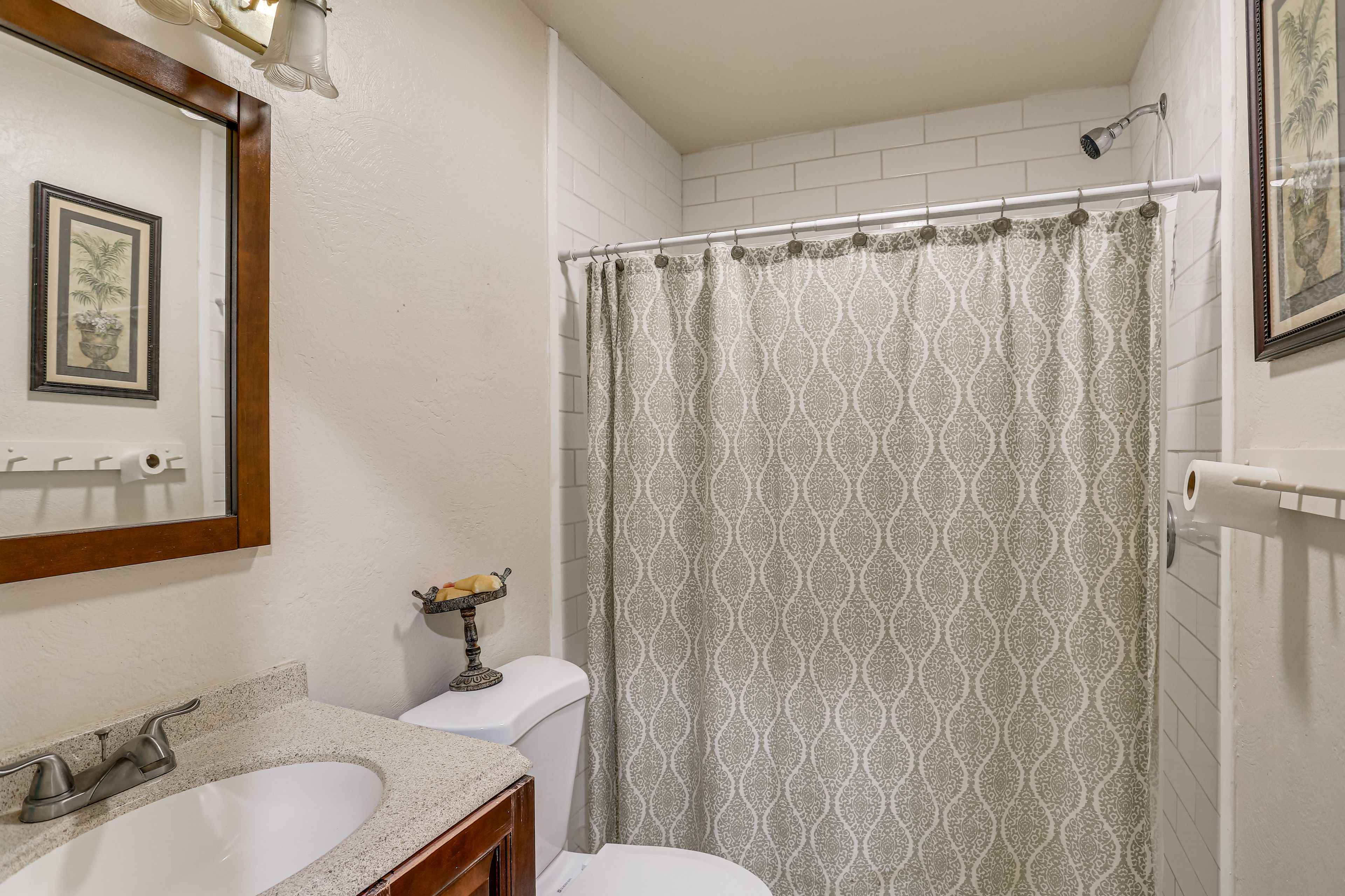 Full Bathroom | 1st Floor