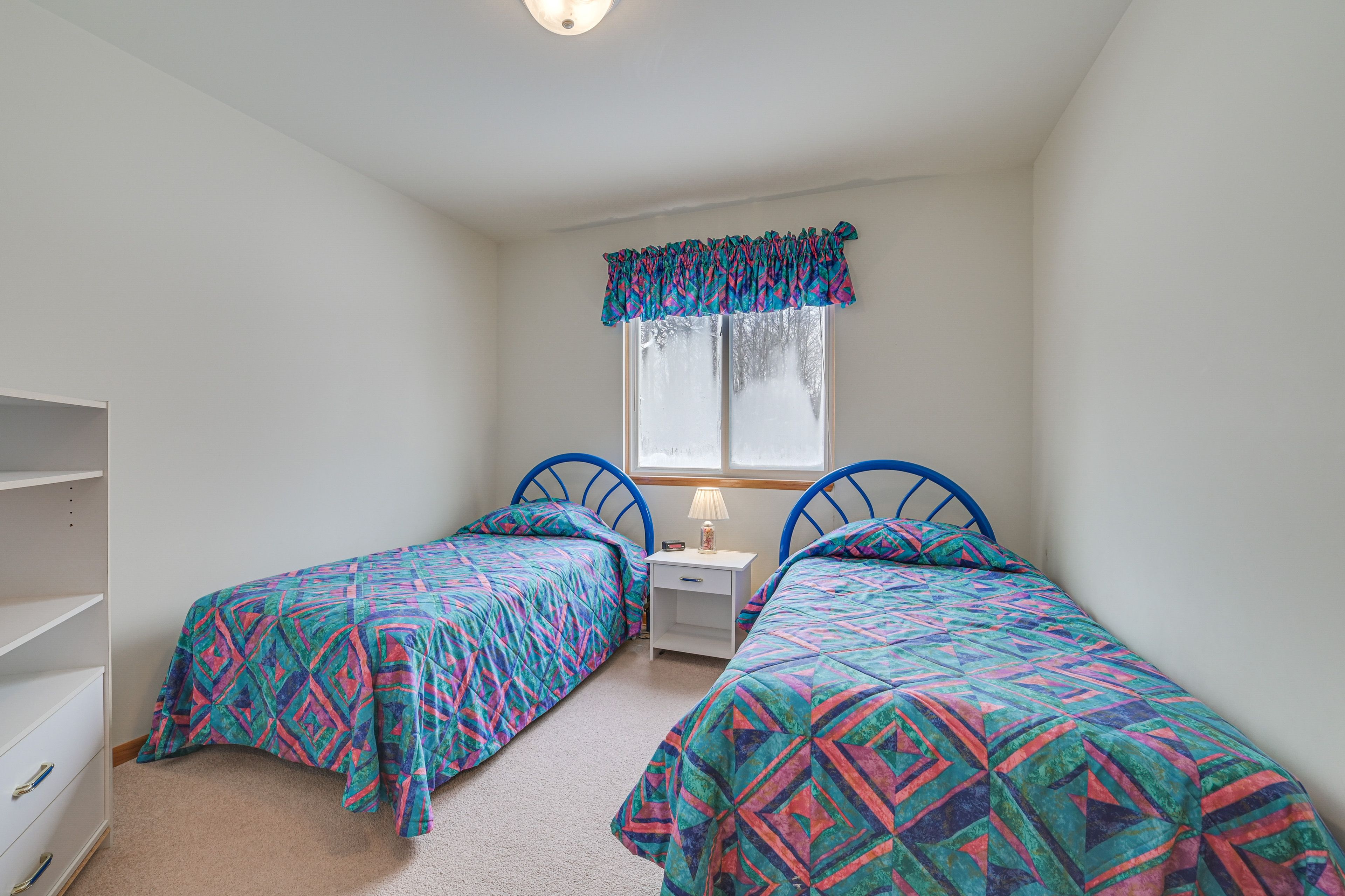 Bedroom 1 | 2 Twin Beds | Linens Provided