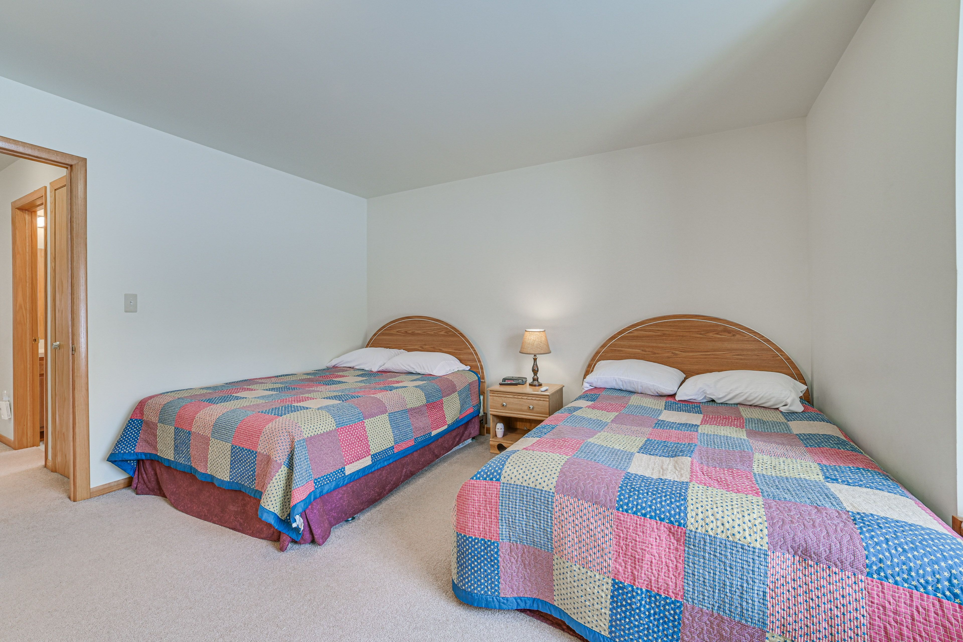 Bedroom 3 | Queen Bed | Full Bed