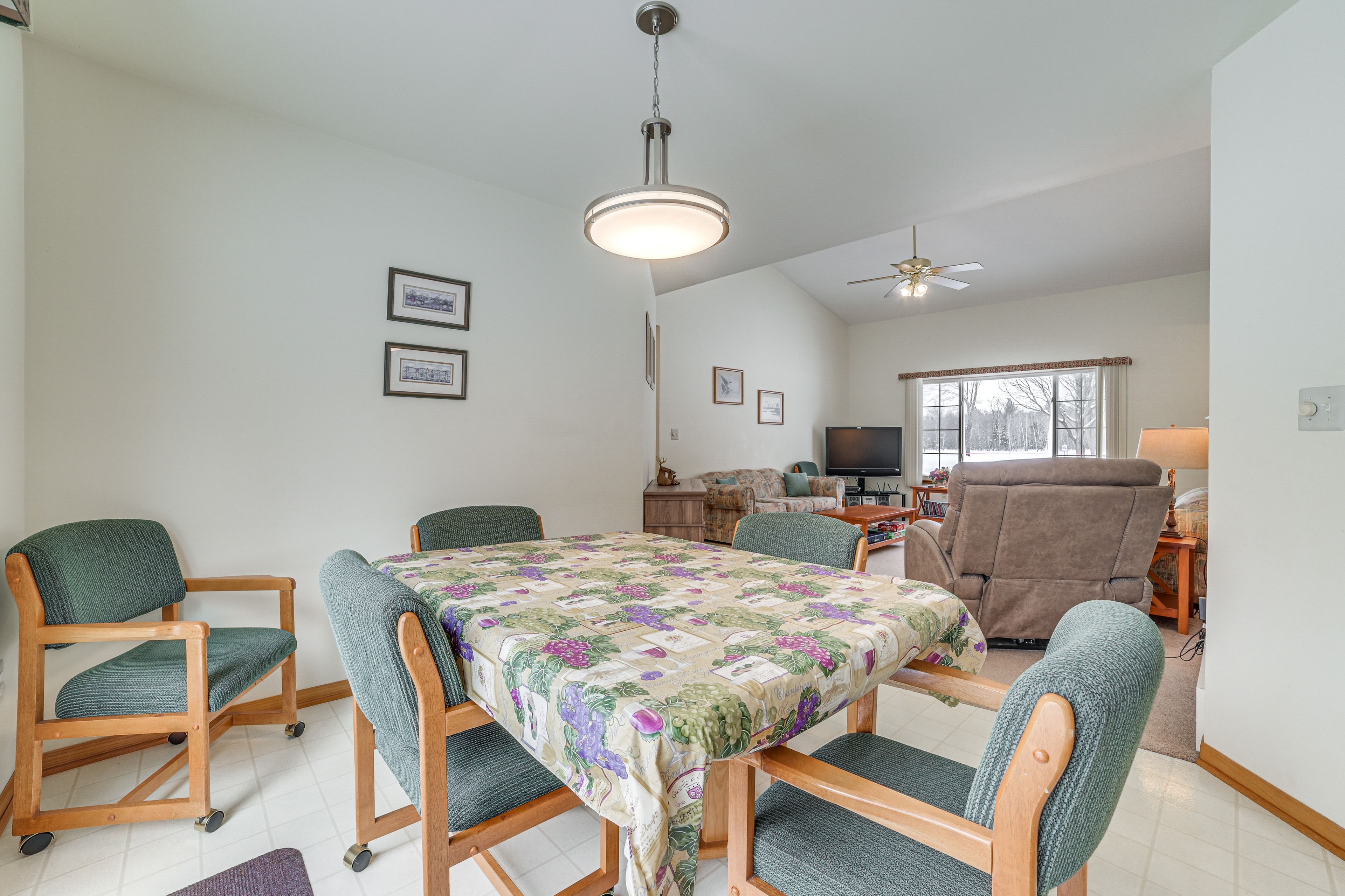 Dining Area | Dishware & Flatware