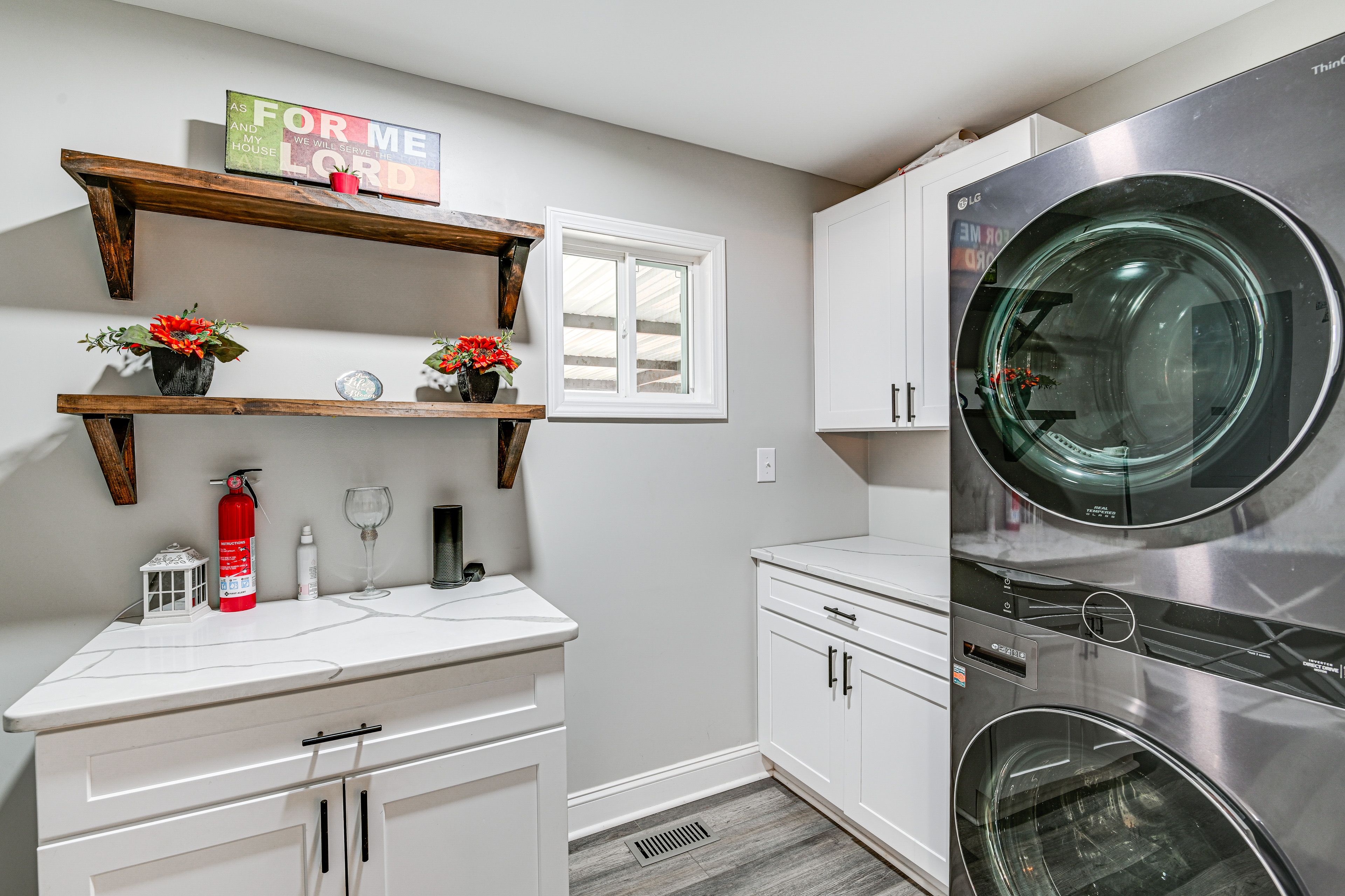 Laundry Room | Washer & Dryer