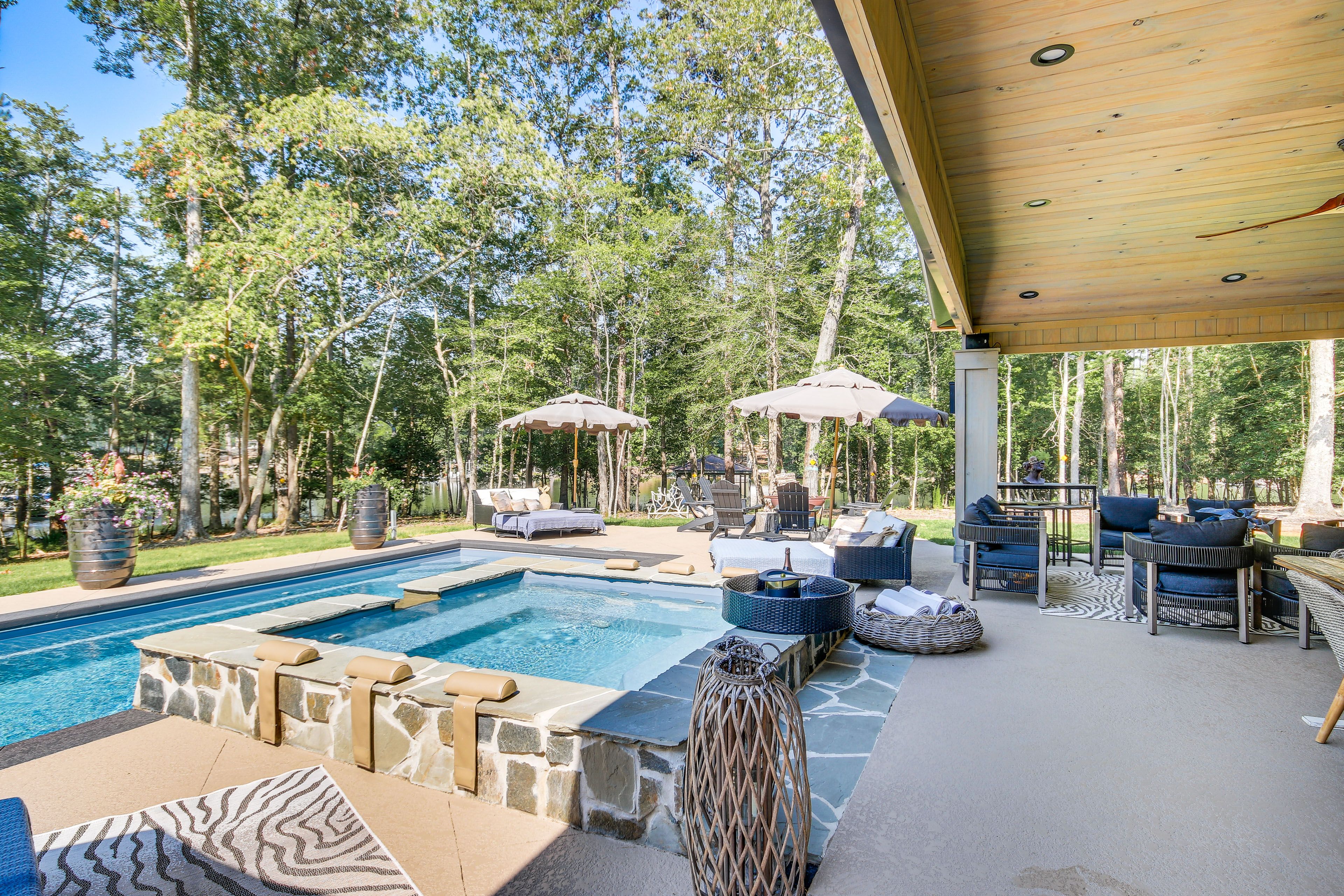 Prosperity Vacation Rental | Studio | 1BA | Step-Free Access | 1,100 Sq Ft