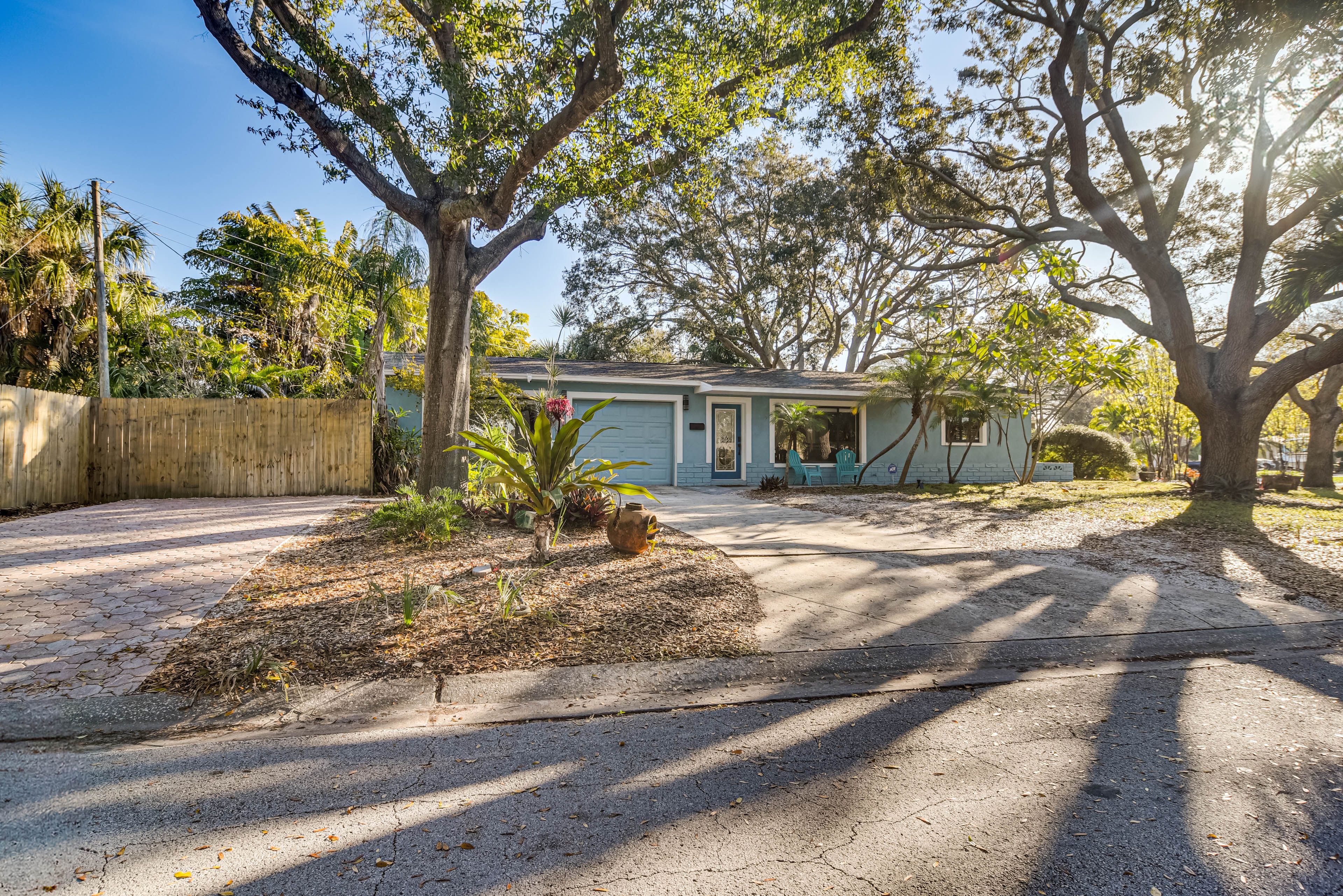Parking | Driveway (4 Vehicles) | RV/Trailer Parking