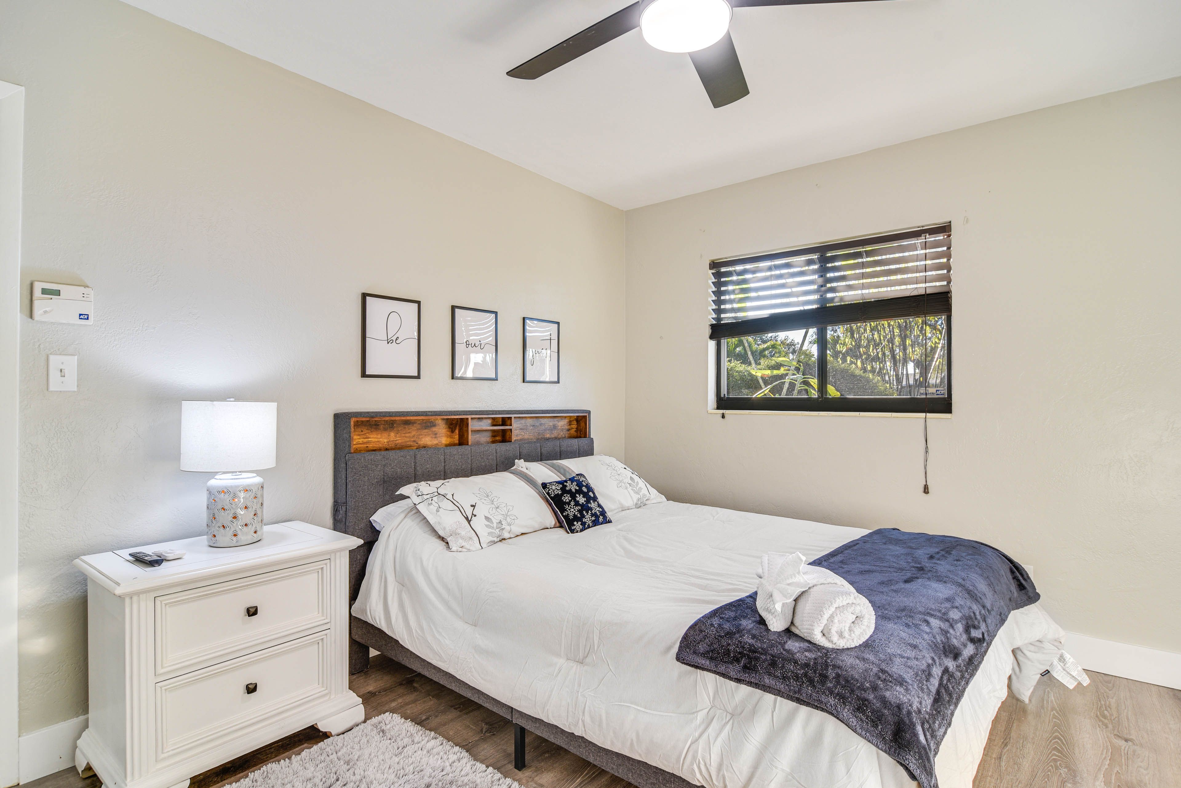 Bedroom 3 | Queen Bed