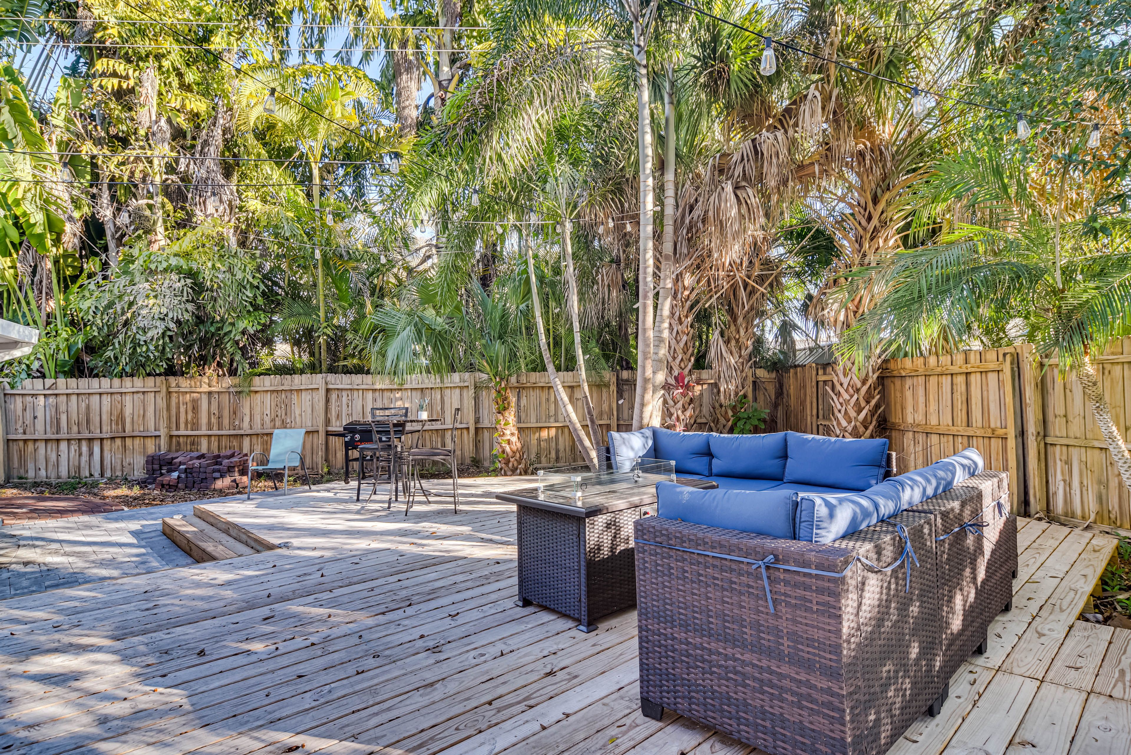 Backyard | Deck