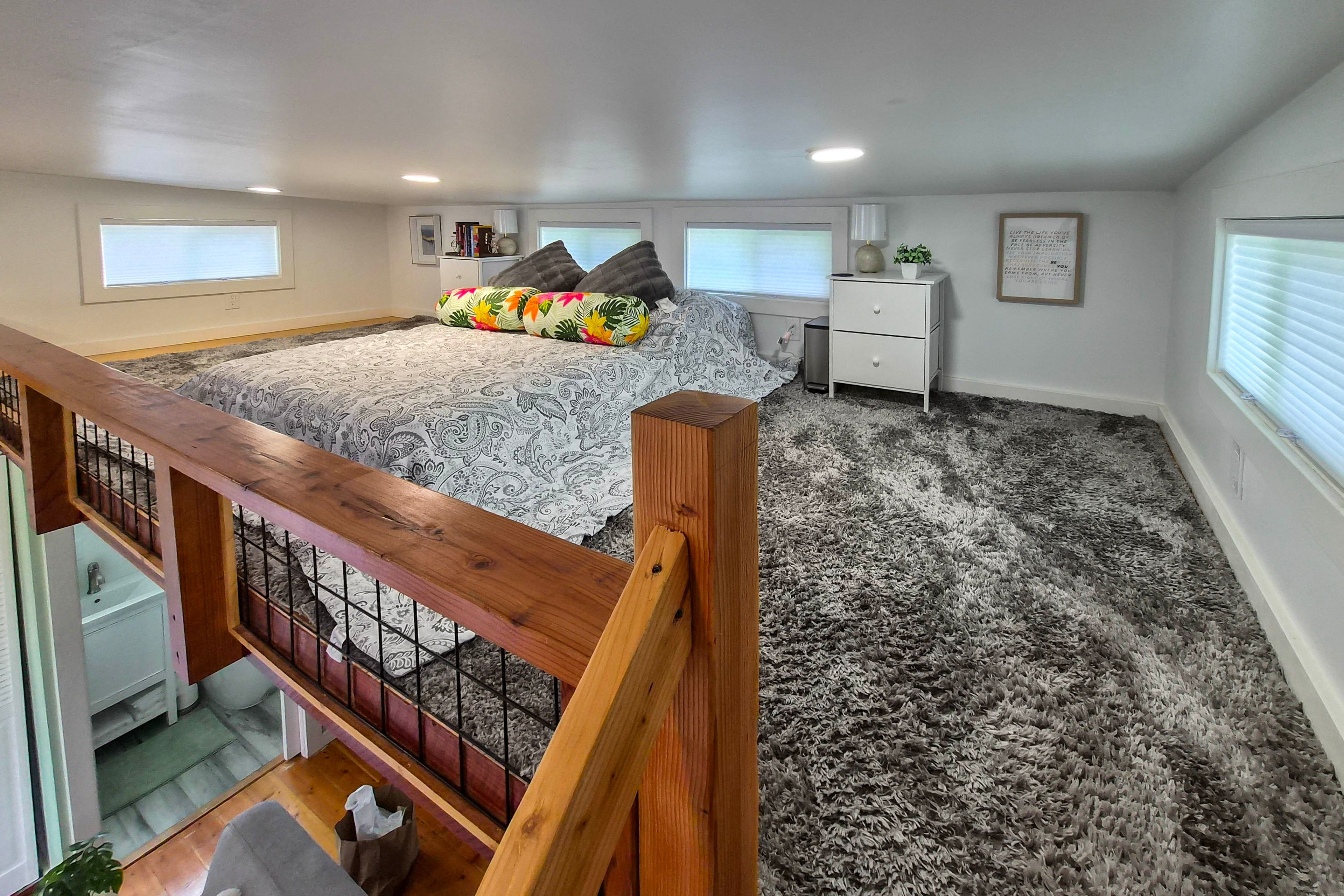 Loft | 2nd Level | Full Floor Mattress