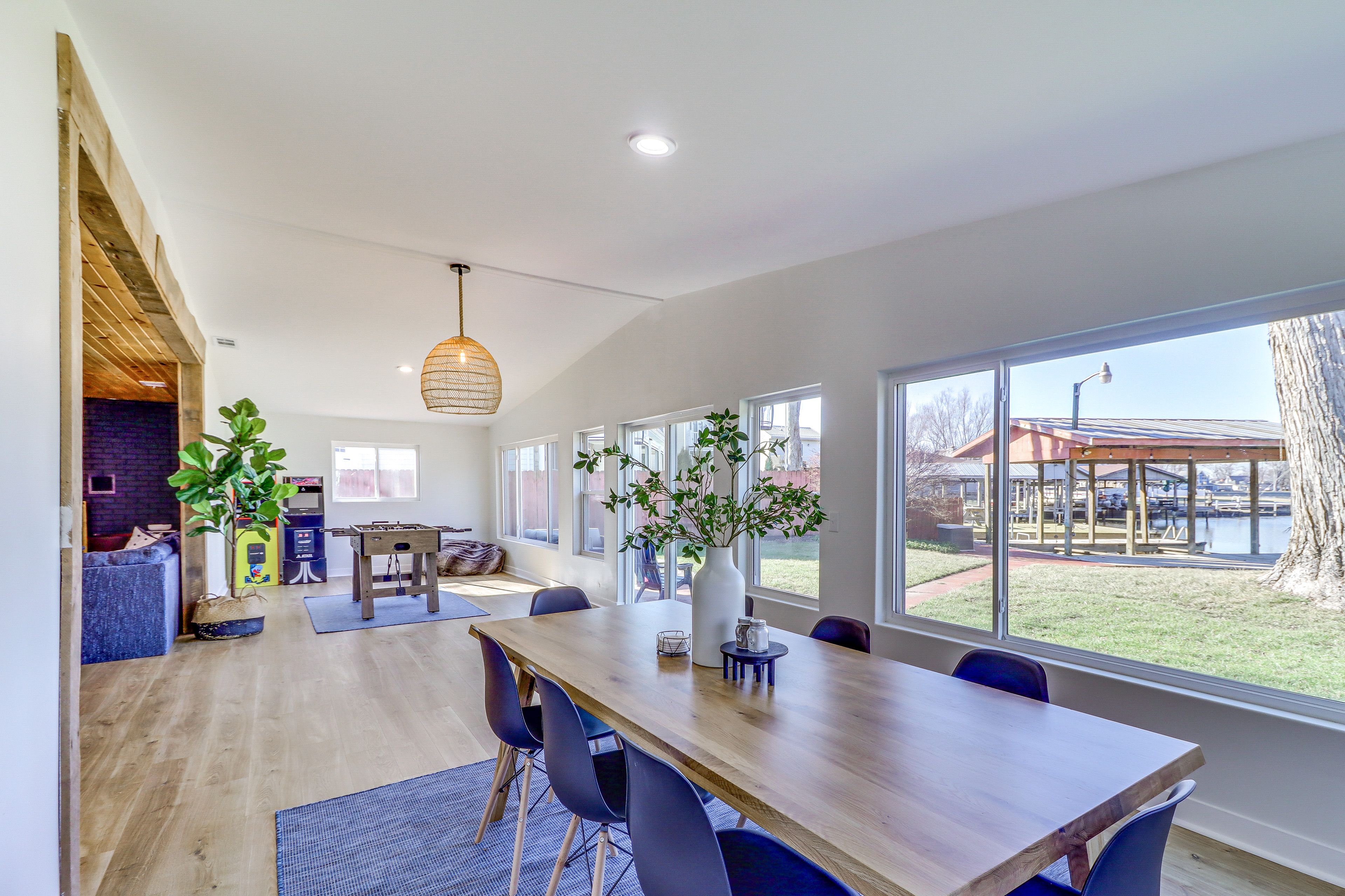 Dining Area | Dishware/Flatware Provided | Lake Views