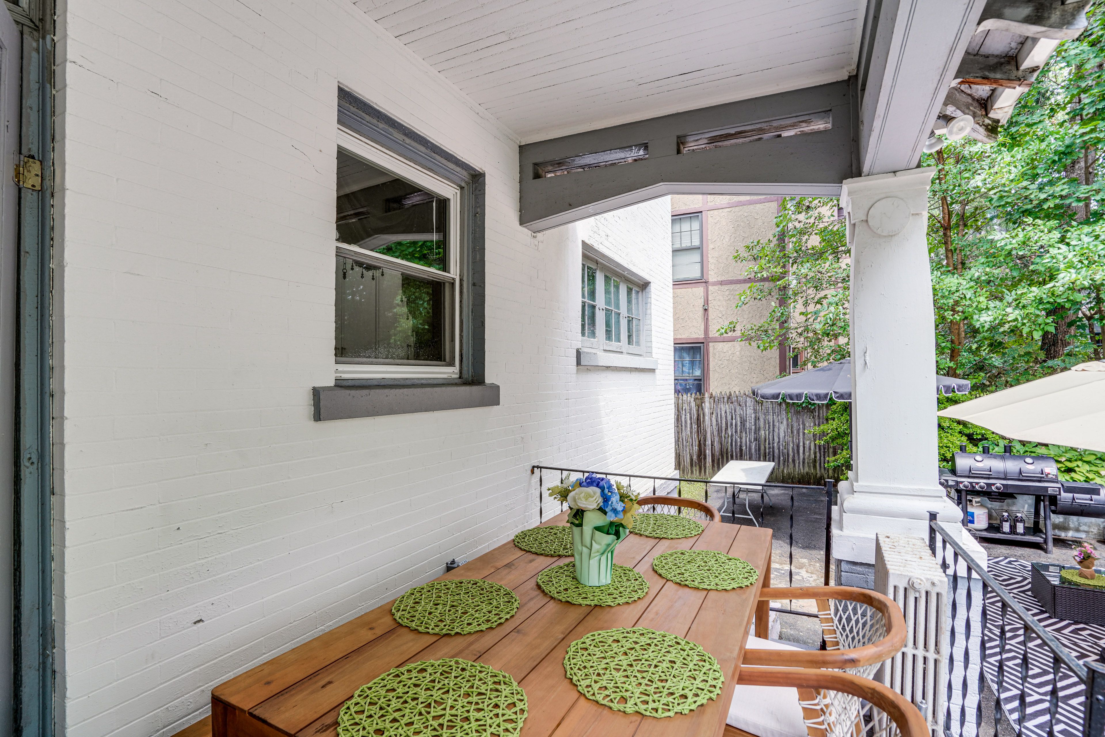 Covered Patio | Outdoor Dining