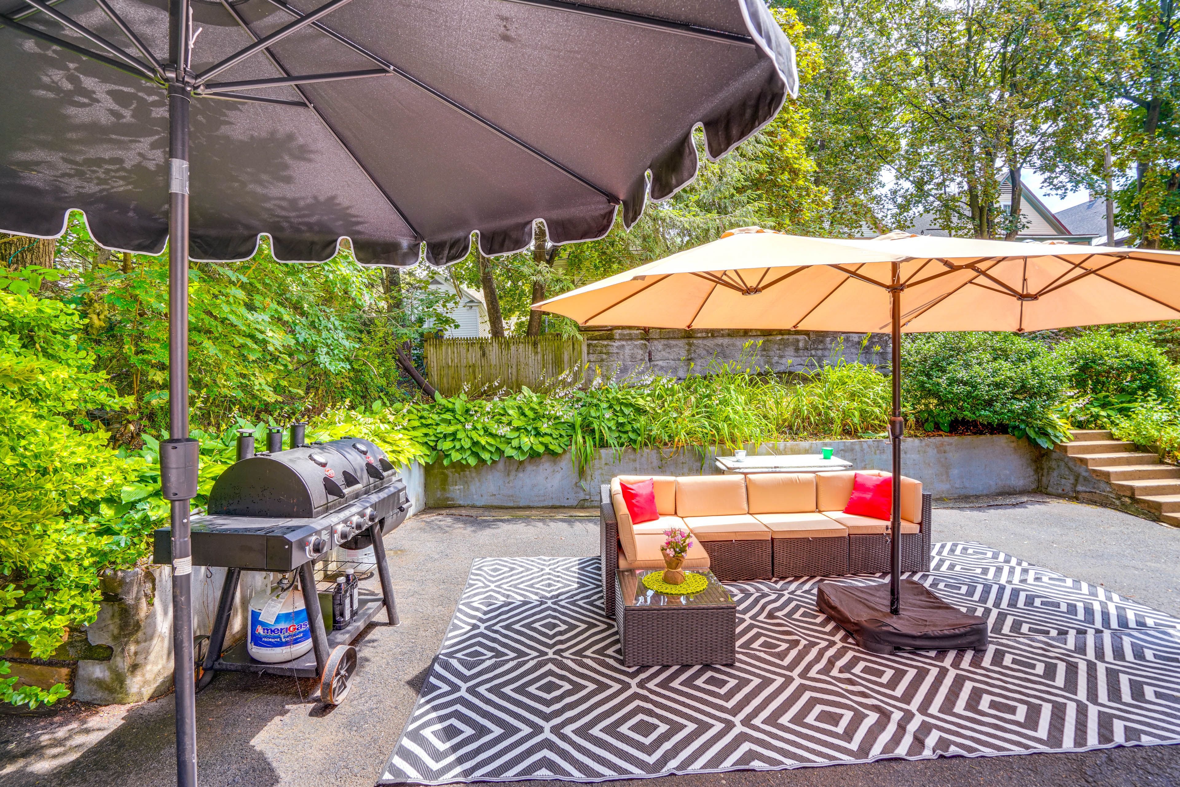 Schenectady Vacation Rental | 7BR | 2BA | Stairs Required | 2,800 Sq Ft