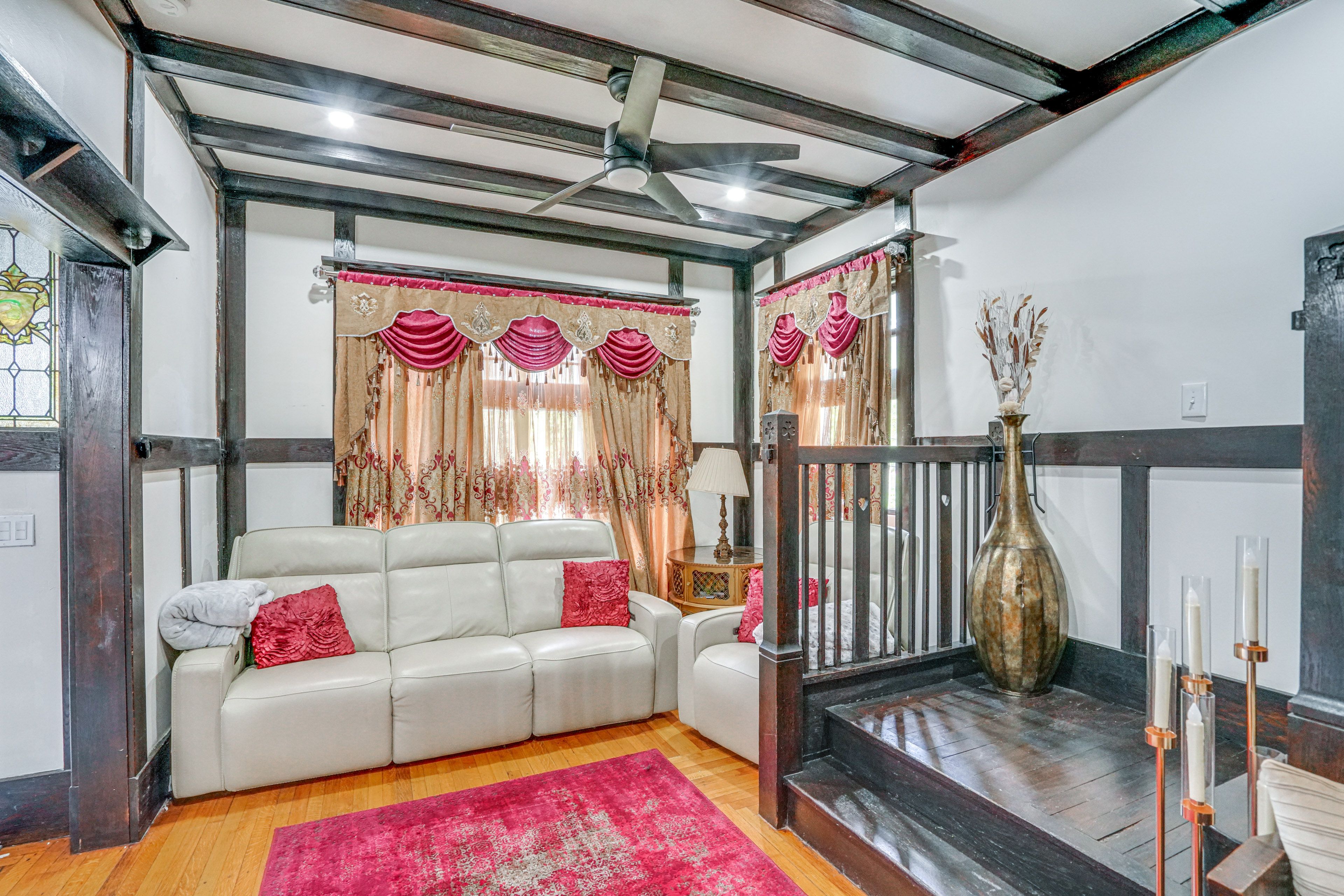 Living Room | 1st Floor | Free WiFi | Smart TV