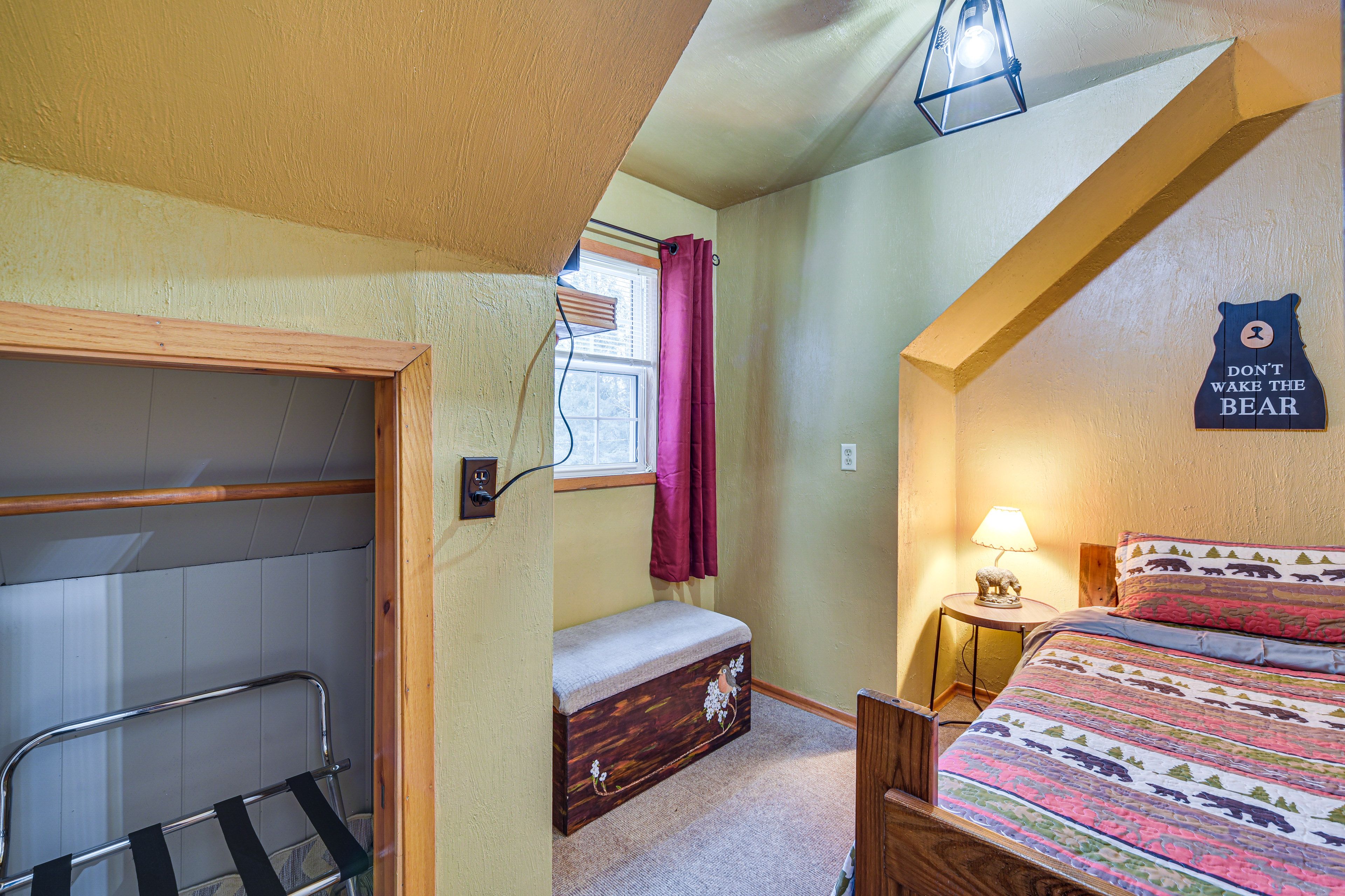 Bedroom 3 | Twin Bed | 2nd Floor