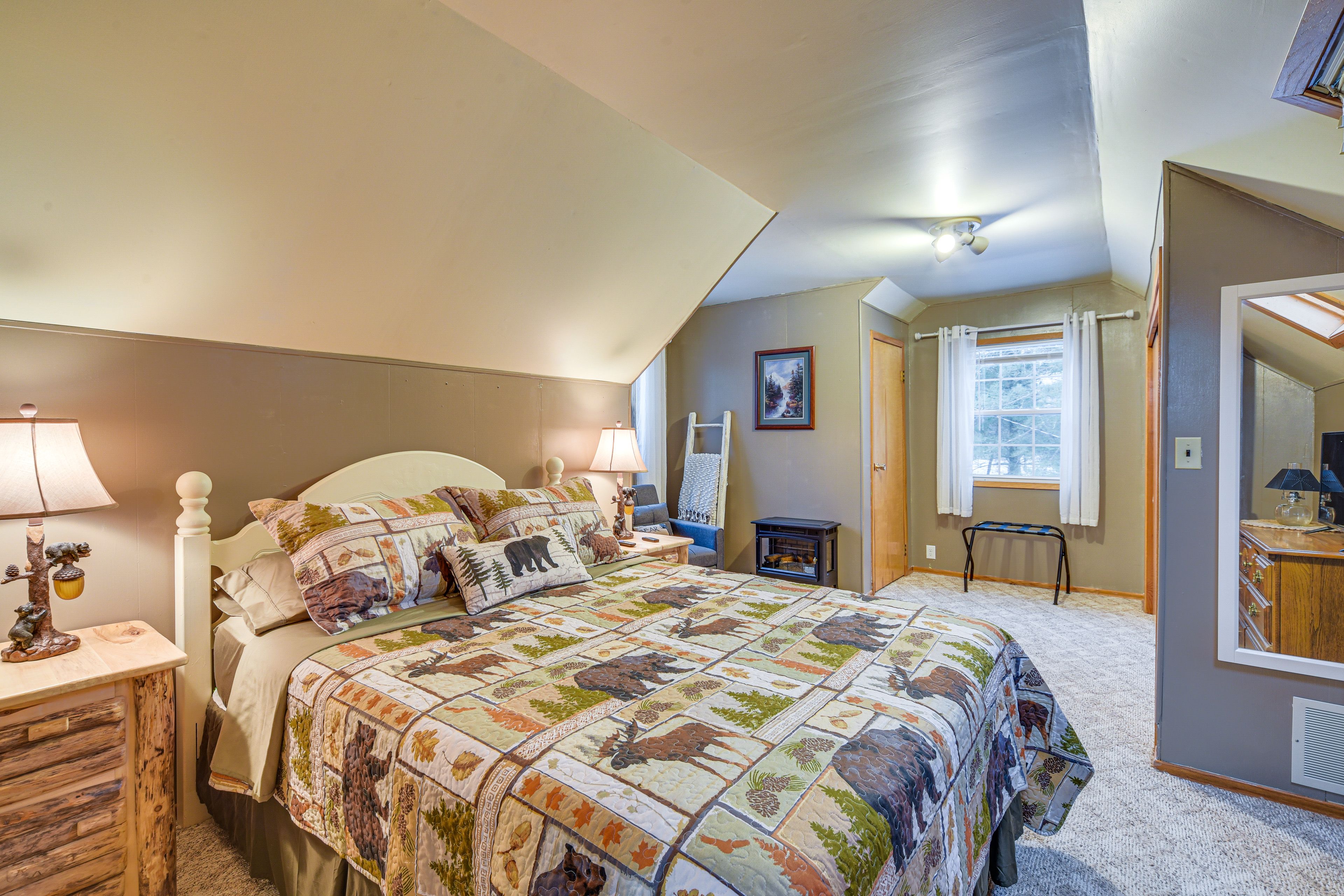 Bedroom 2 | Queen Bed | 2nd Floor