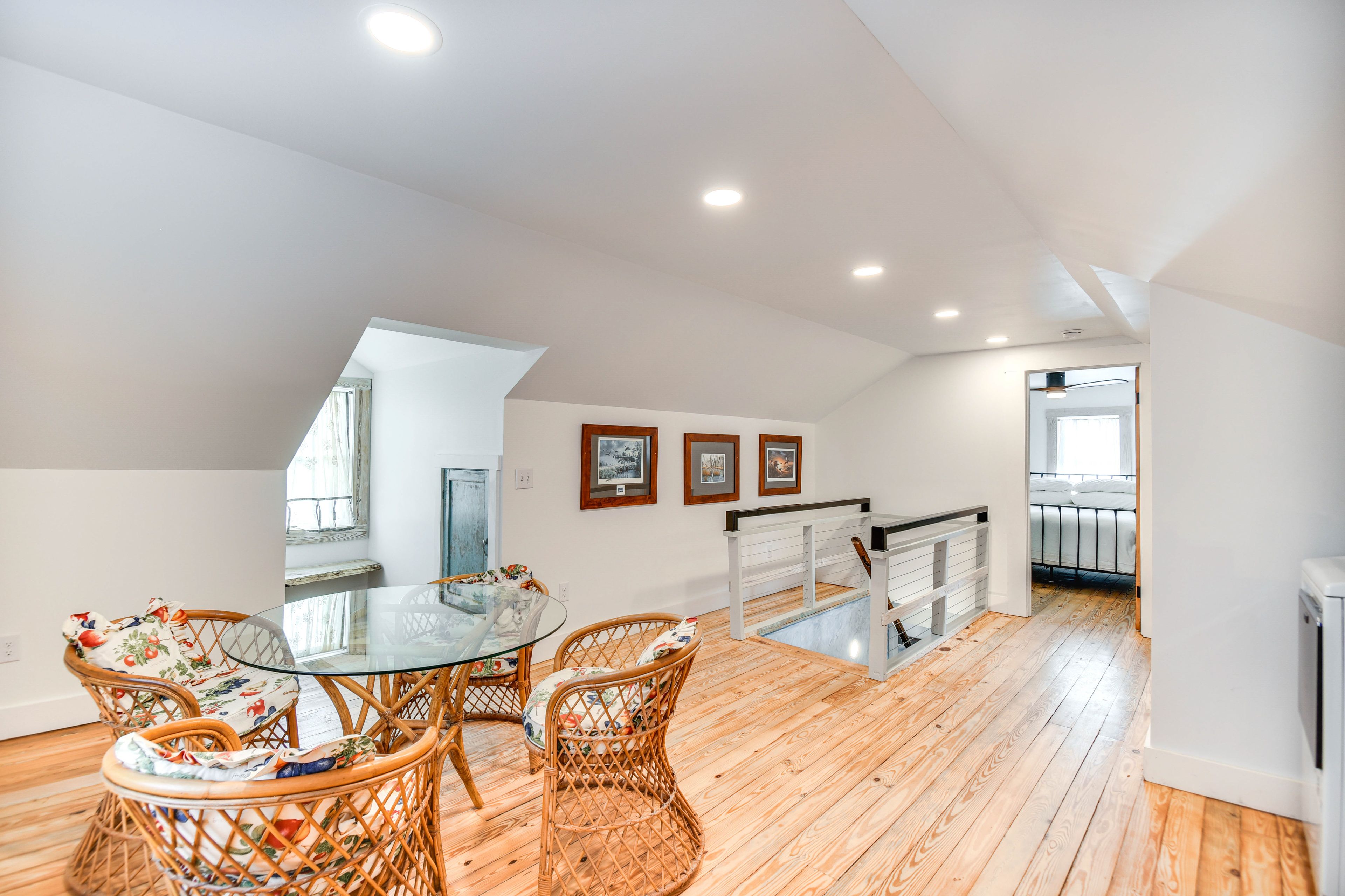 Seating Area | 2nd Floor | Washer | Hangers | Trash Bags/Paper Towels