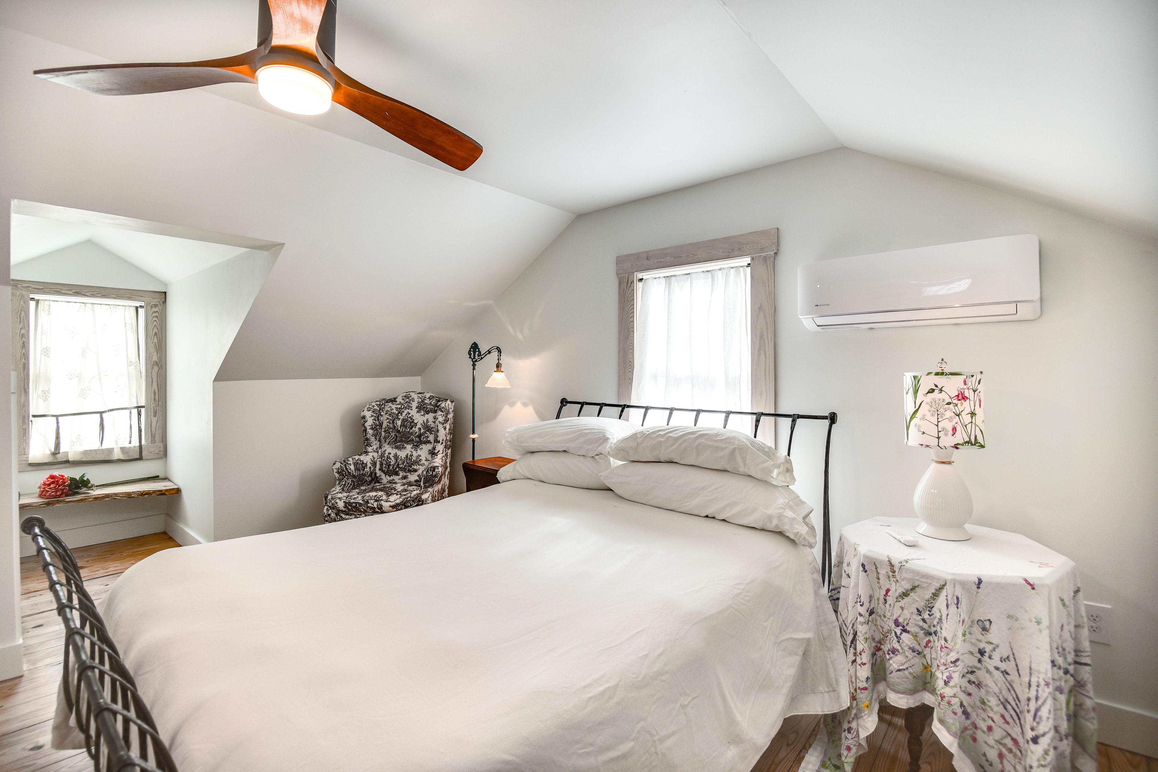 Bedroom 3 | 2nd Floor | Queen Bed