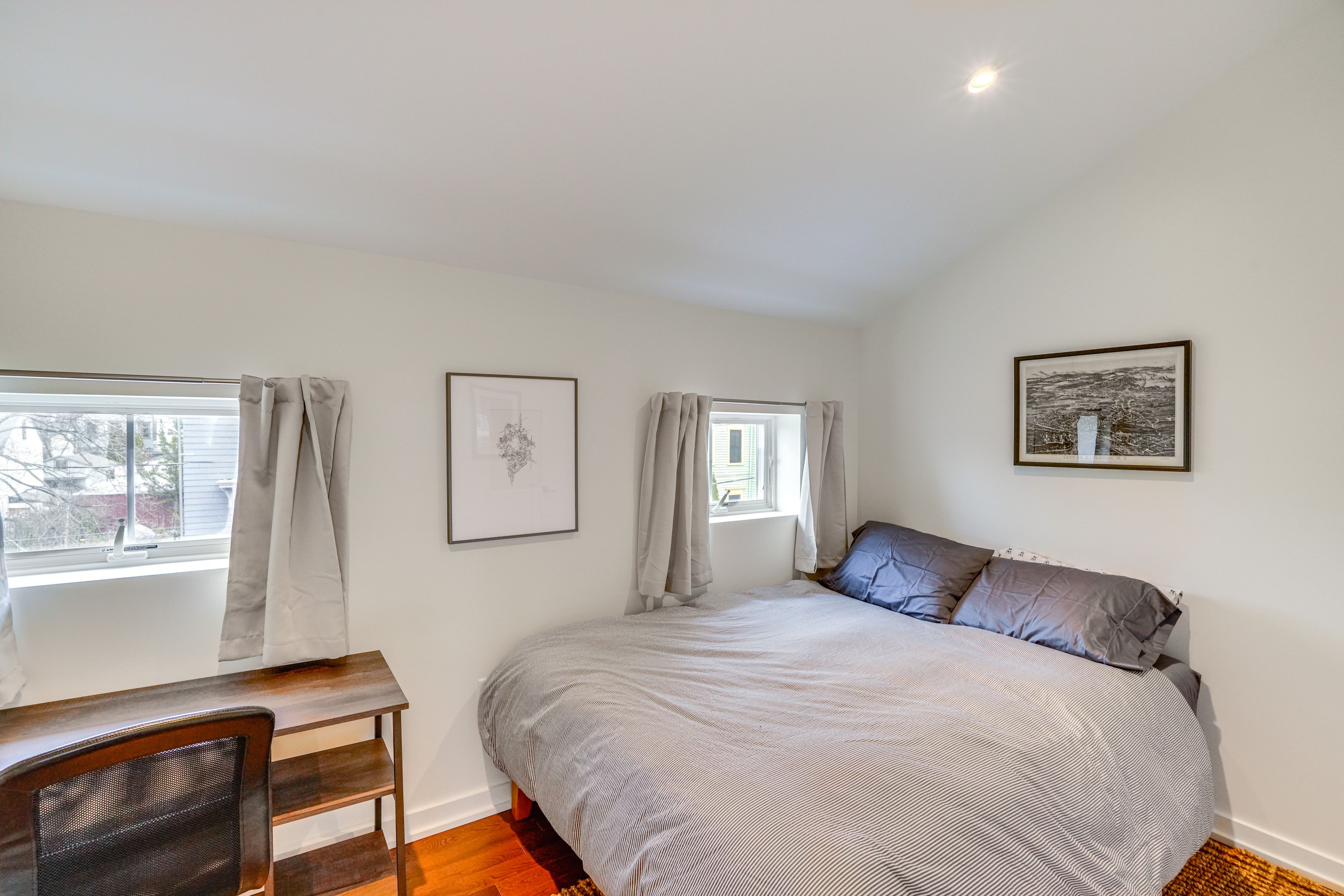 Bedroom 2 | Queen Bed