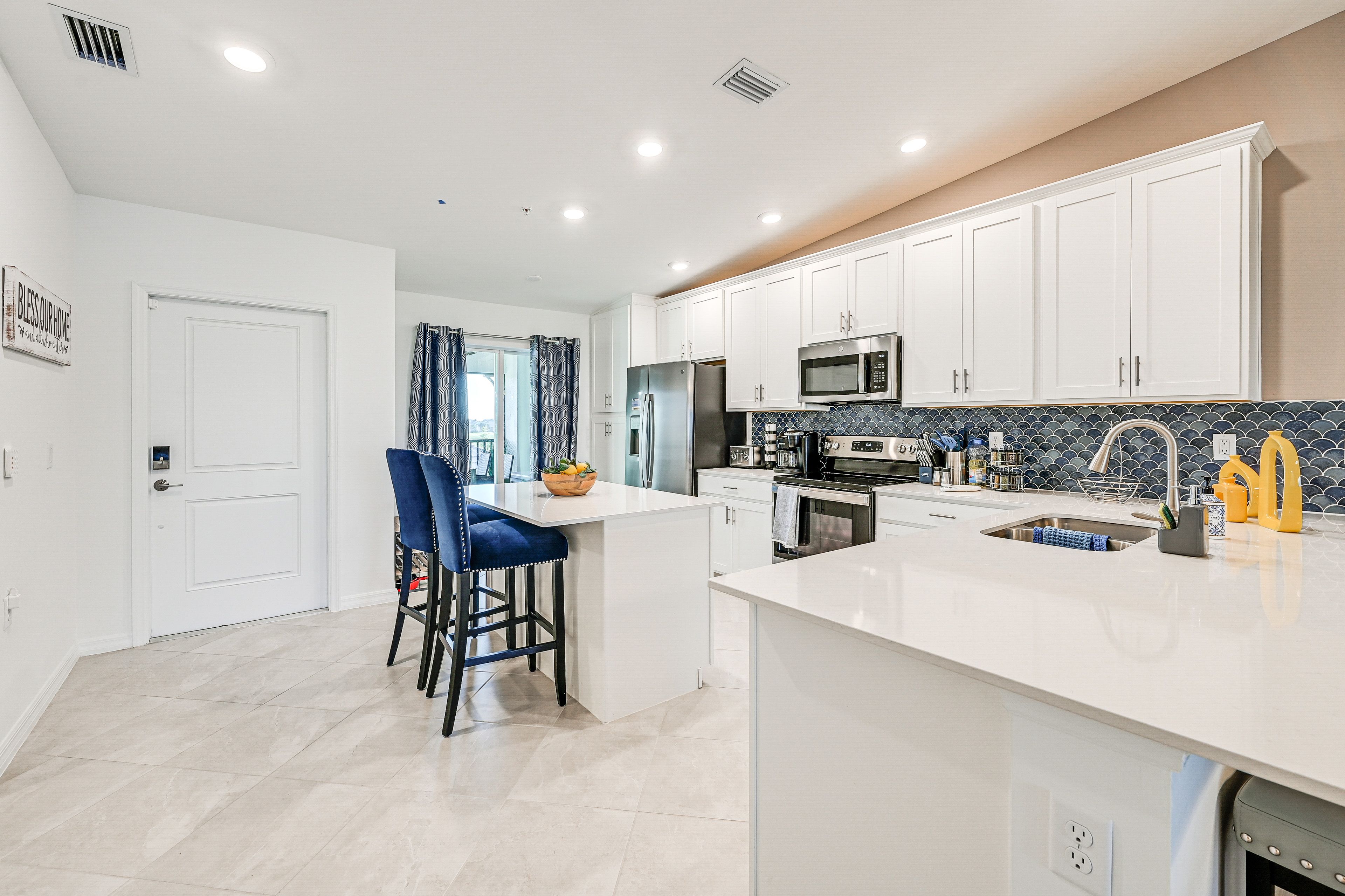 Kitchen | Bar Seating | Toaster