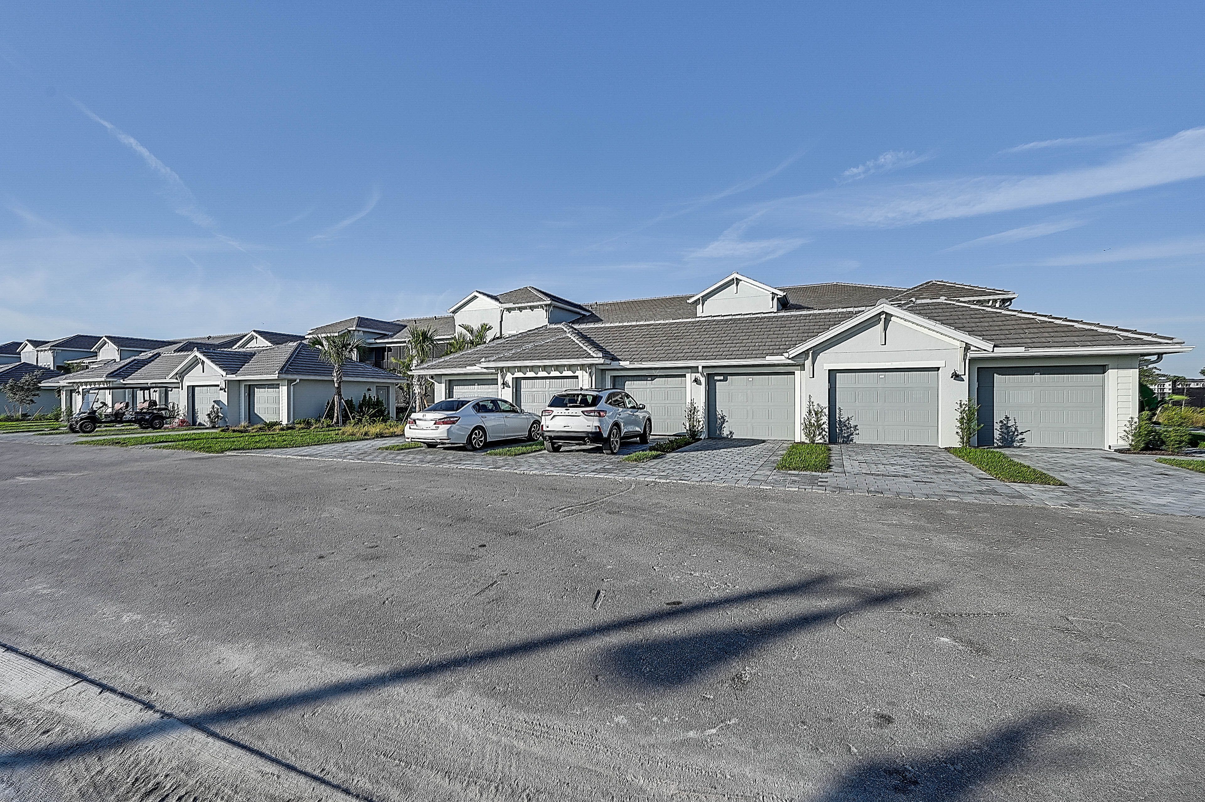 Parking | Detached Garage (1 Vehicle) | Driveway (1 Vehicle) | Trailer Parking