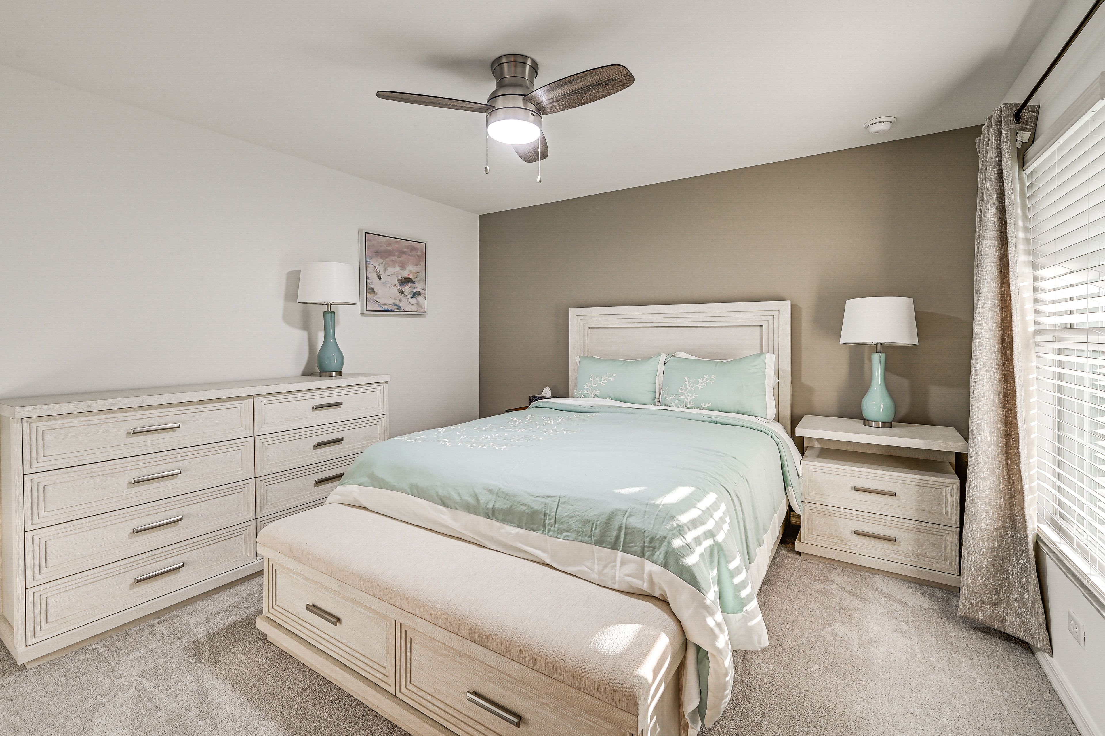 Bedroom 2 | Queen Bed | Smart TV