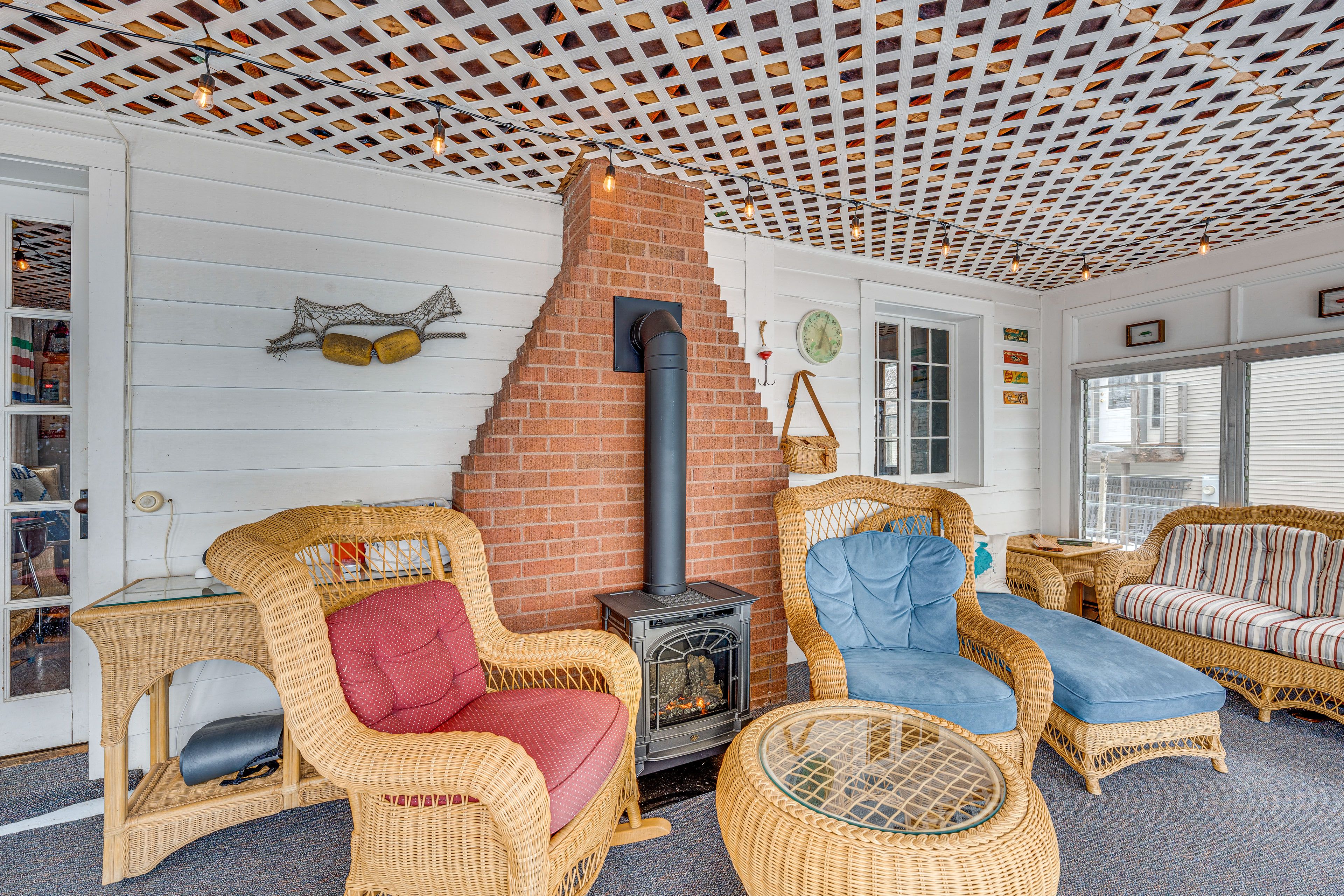 Screened Porch | Fireplace
