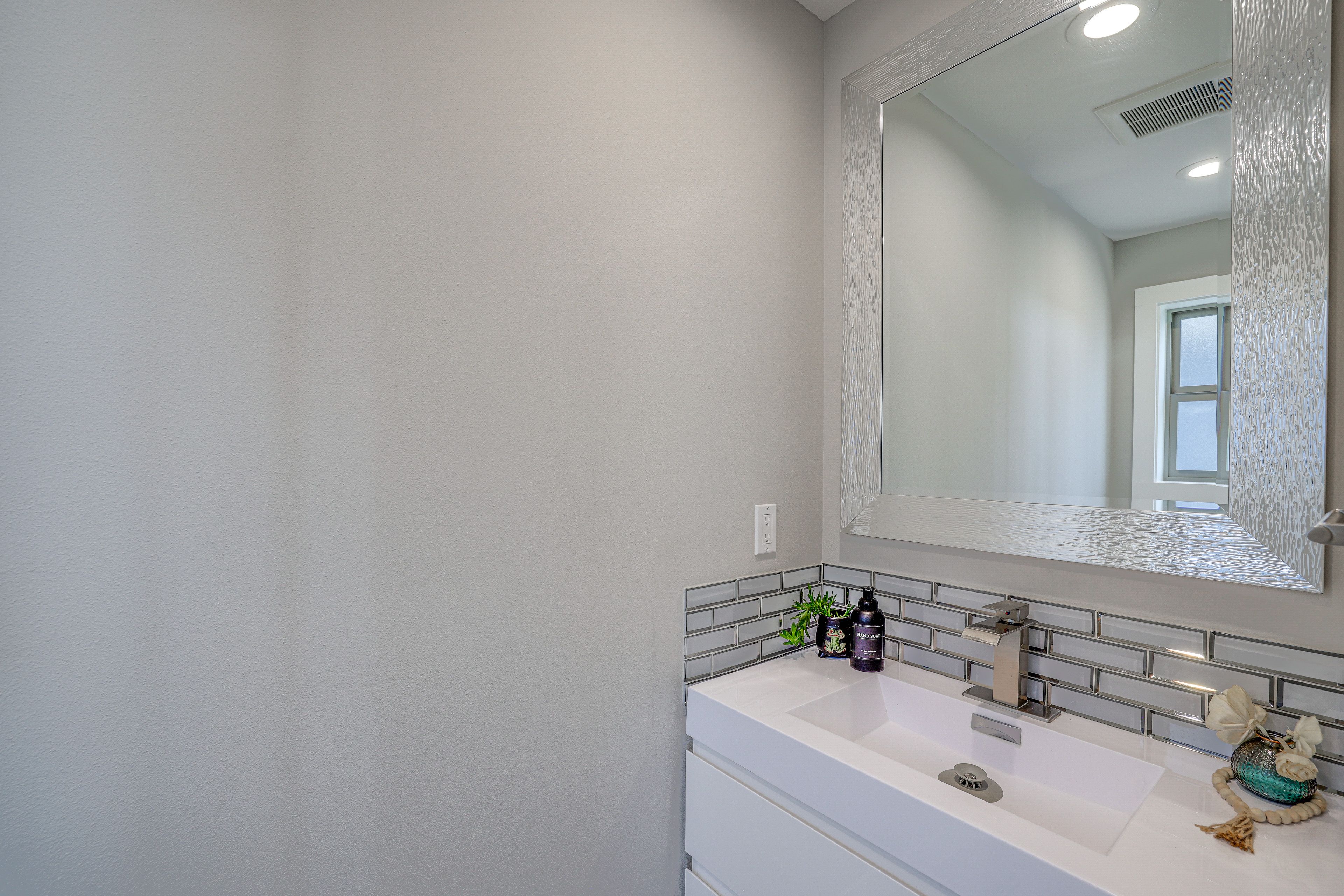 Half Bathroom | Main Level