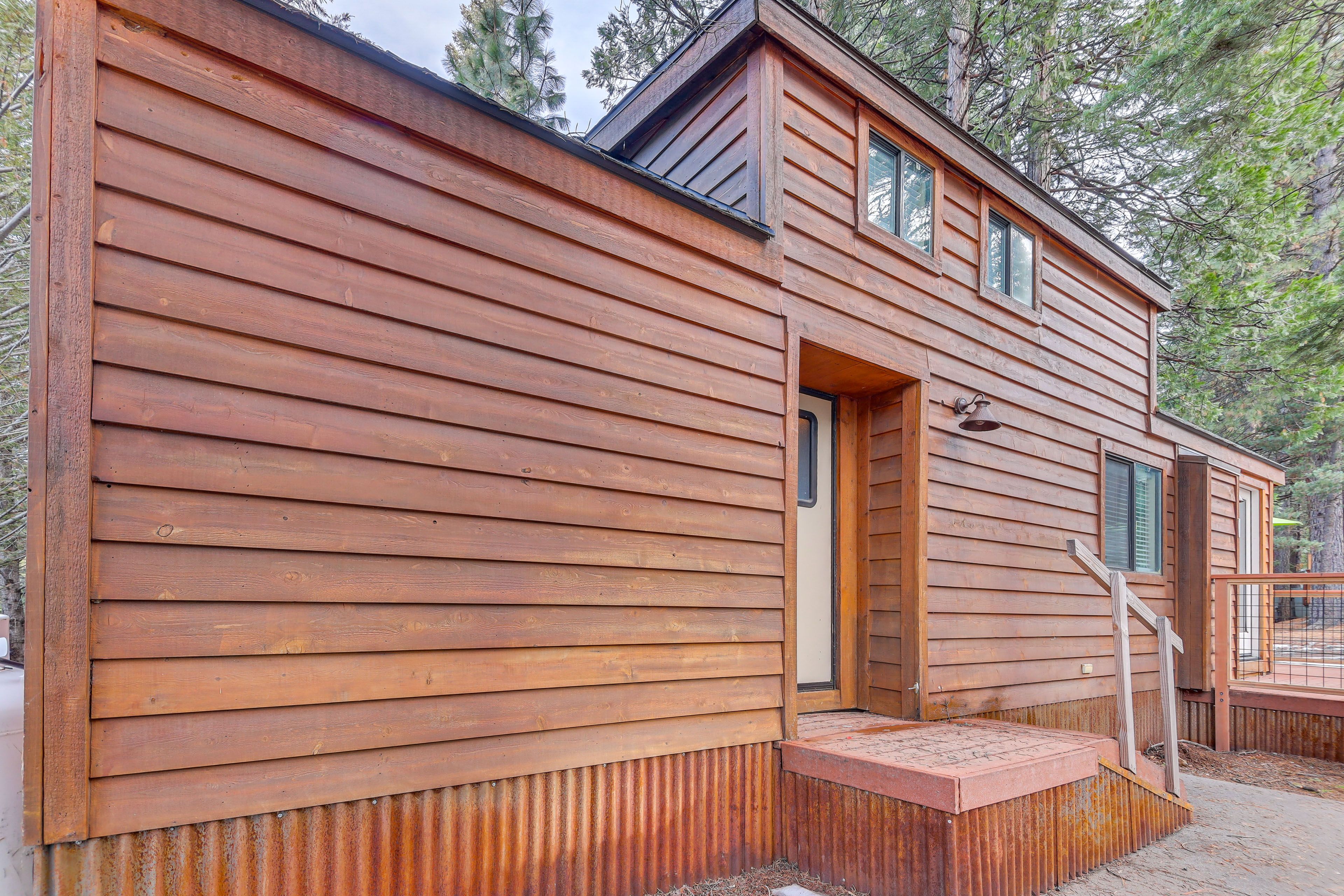 Cabin Exterior | Back Entrance