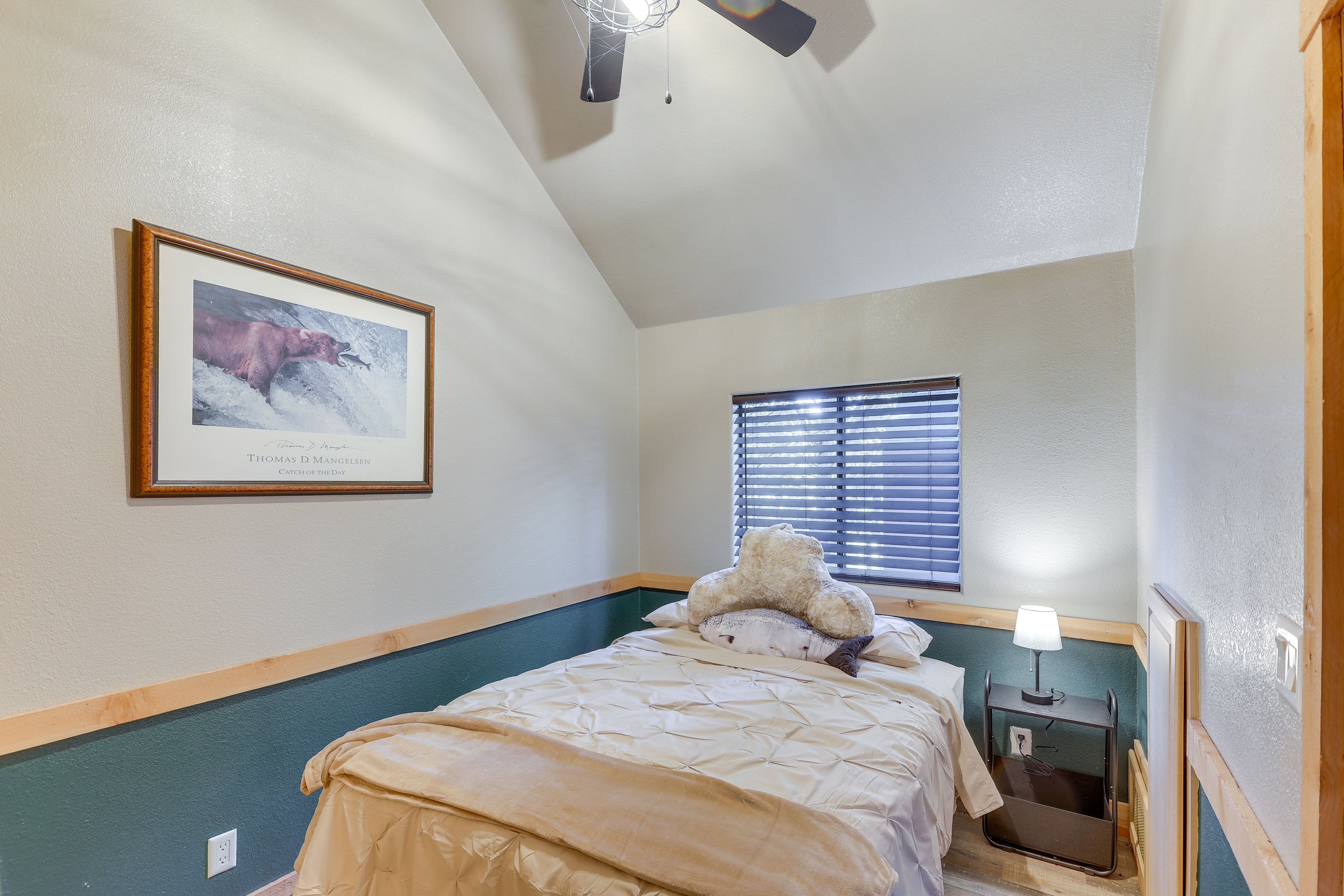 Bedroom | 1st Floor | Full Bed | Linens Provided