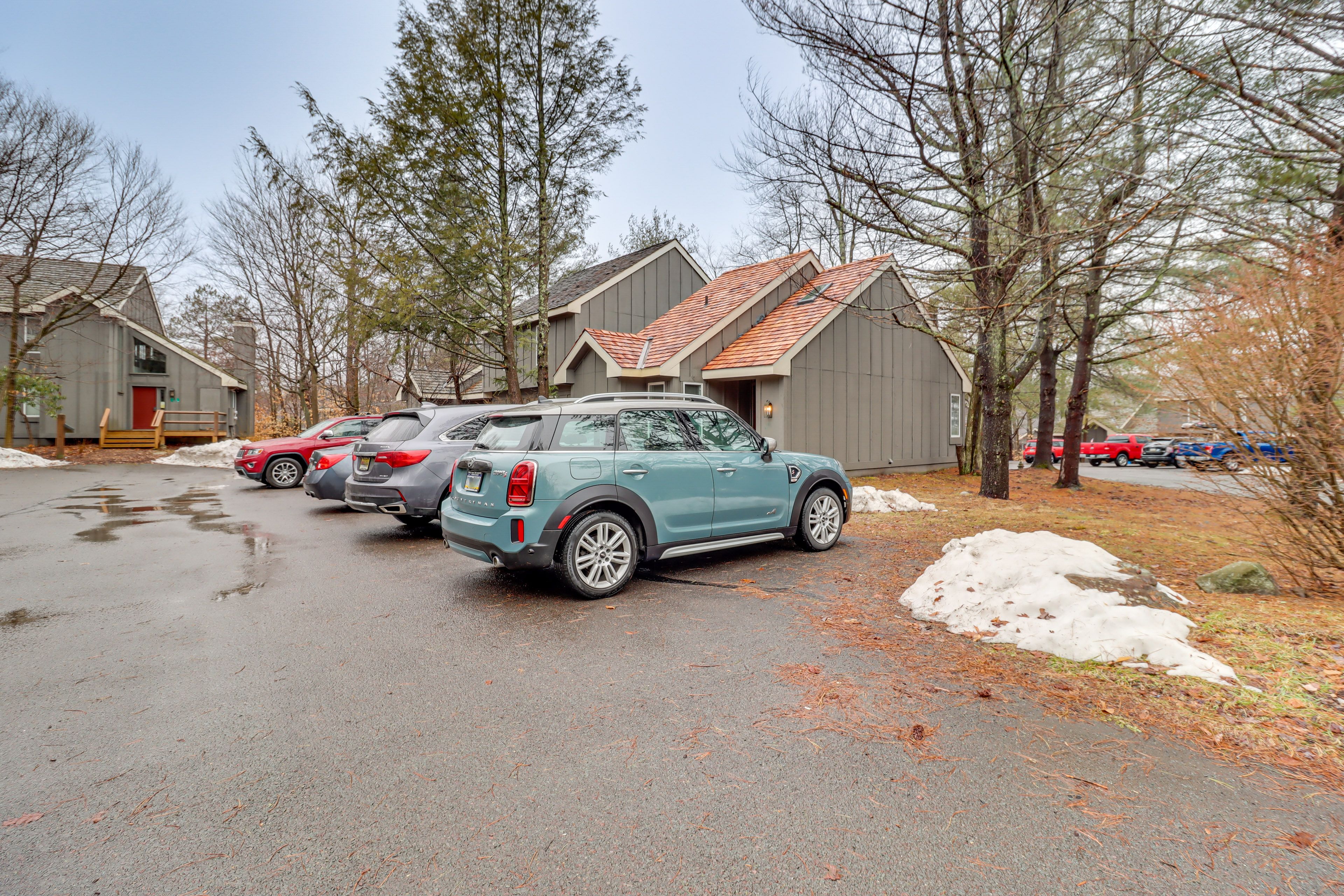 Parking | Driveway (2 Vehicles)