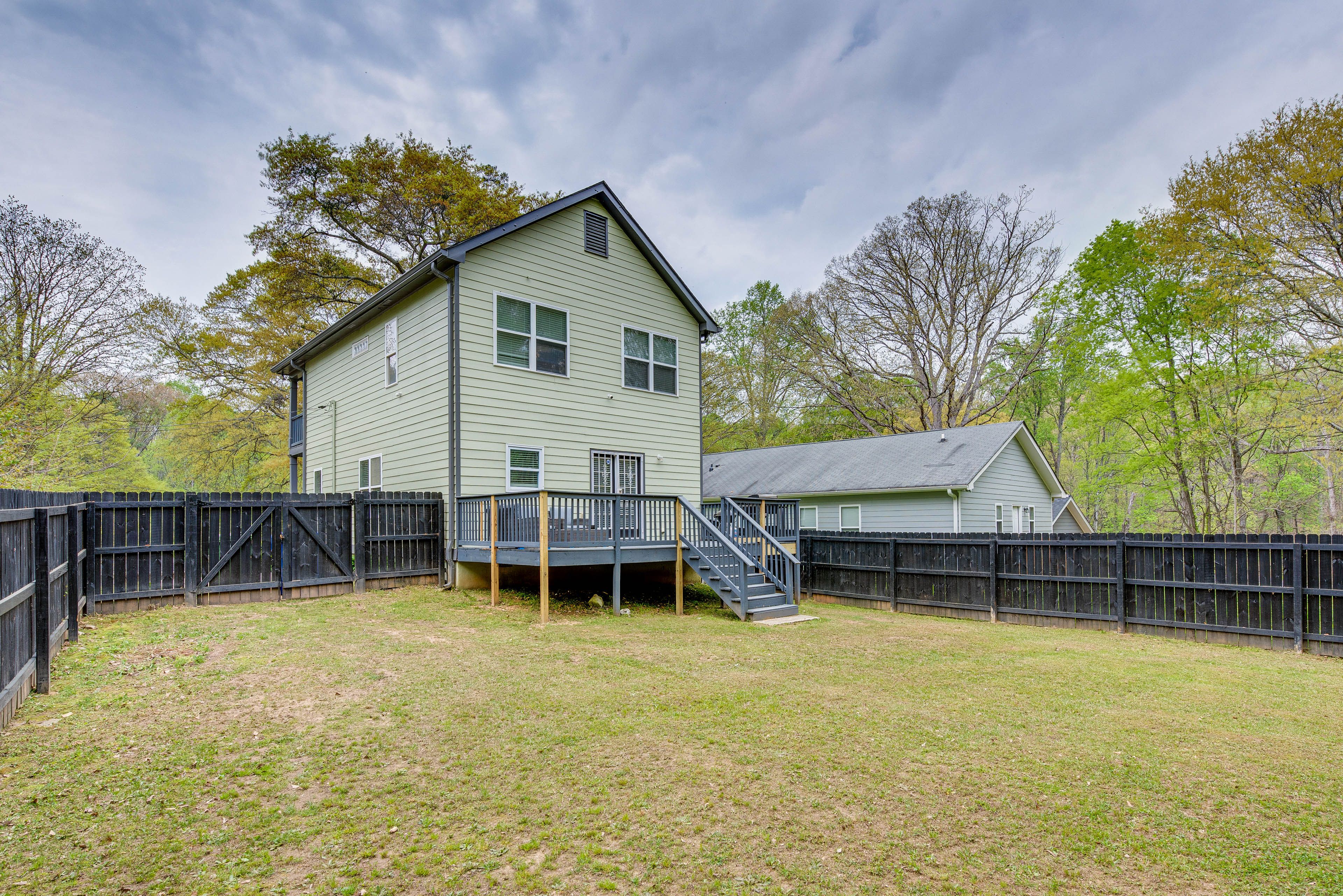 Home Exterior | Private Backyard