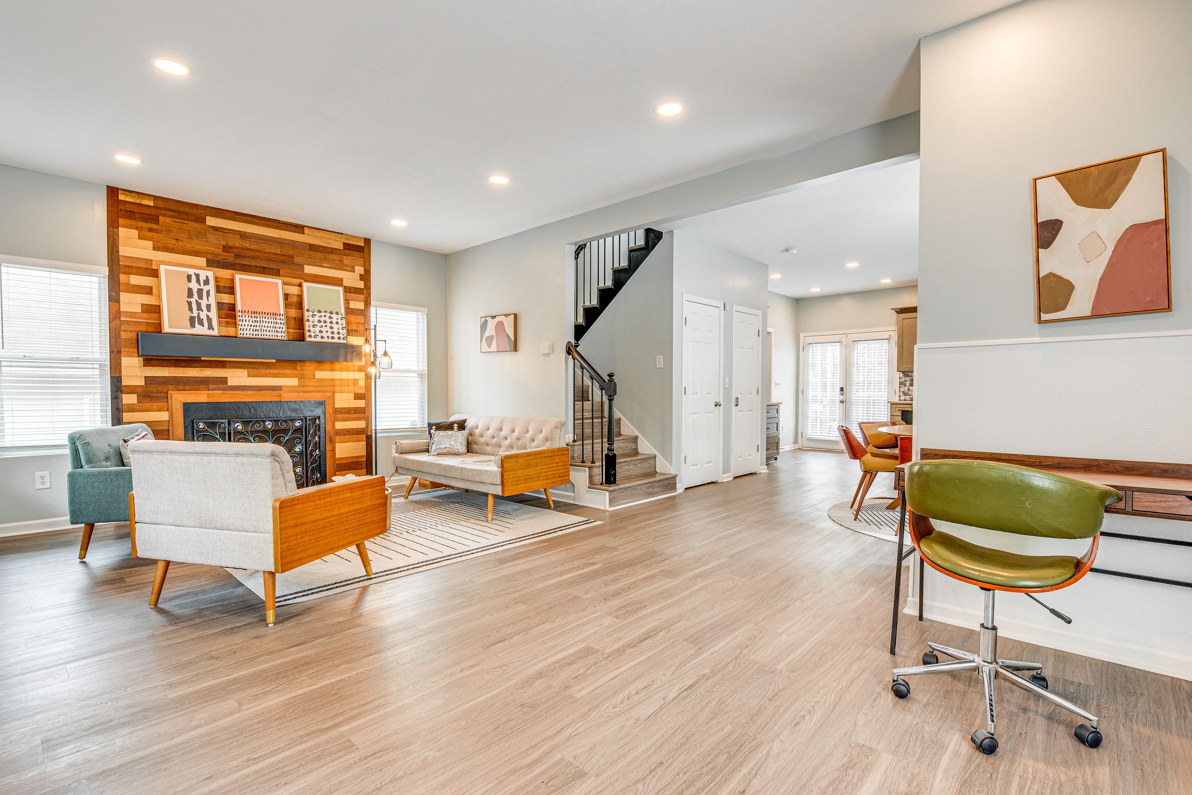 Living Room | 1st Floor | Central A/C + Heating | Free WiFi | Smart TV