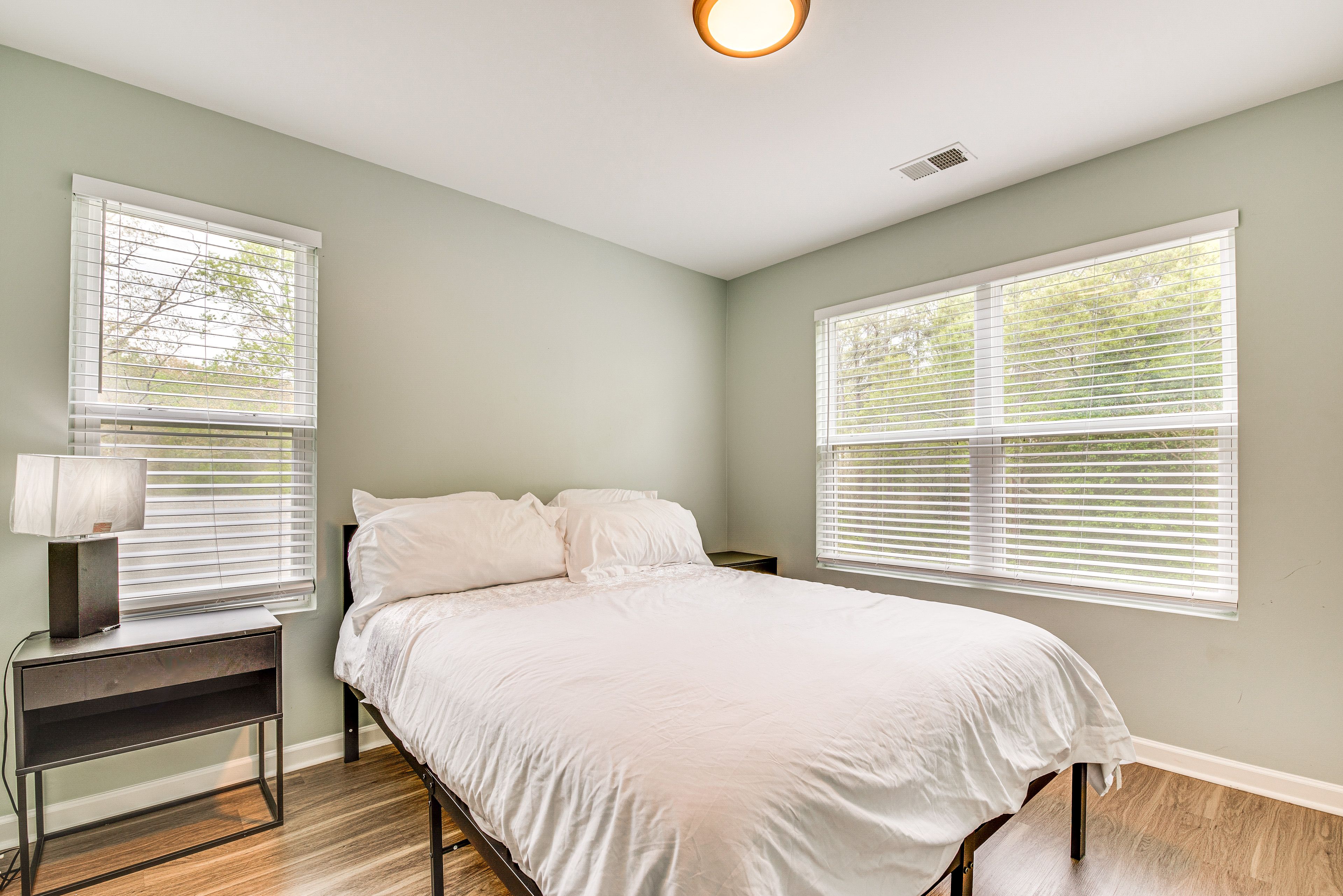 Bedroom 2 | 2nd Floor | Queen Bed