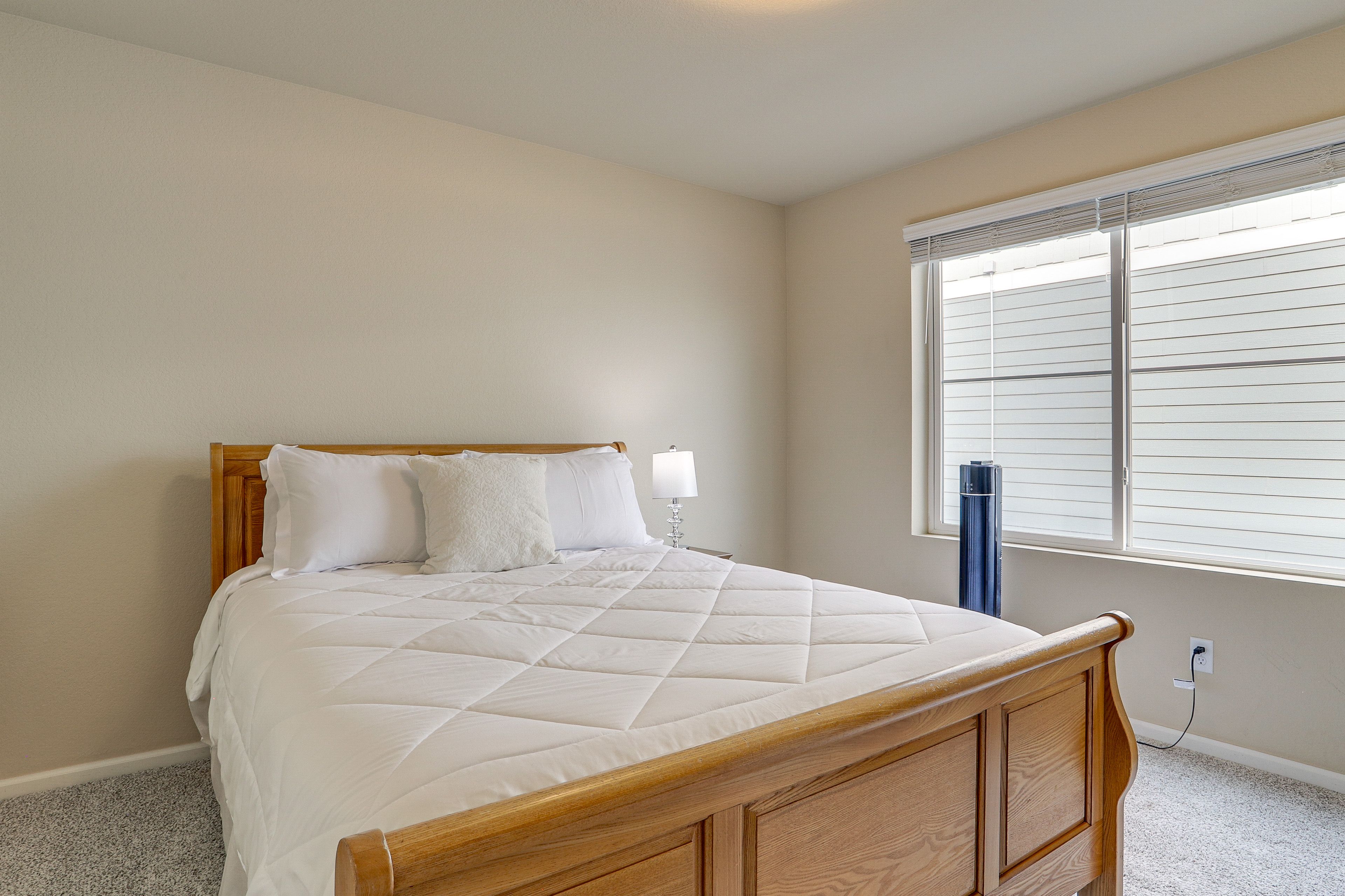 Bedroom 2 | 2nd Floor | Queen Bed | Smart TV | Walk-In Closet