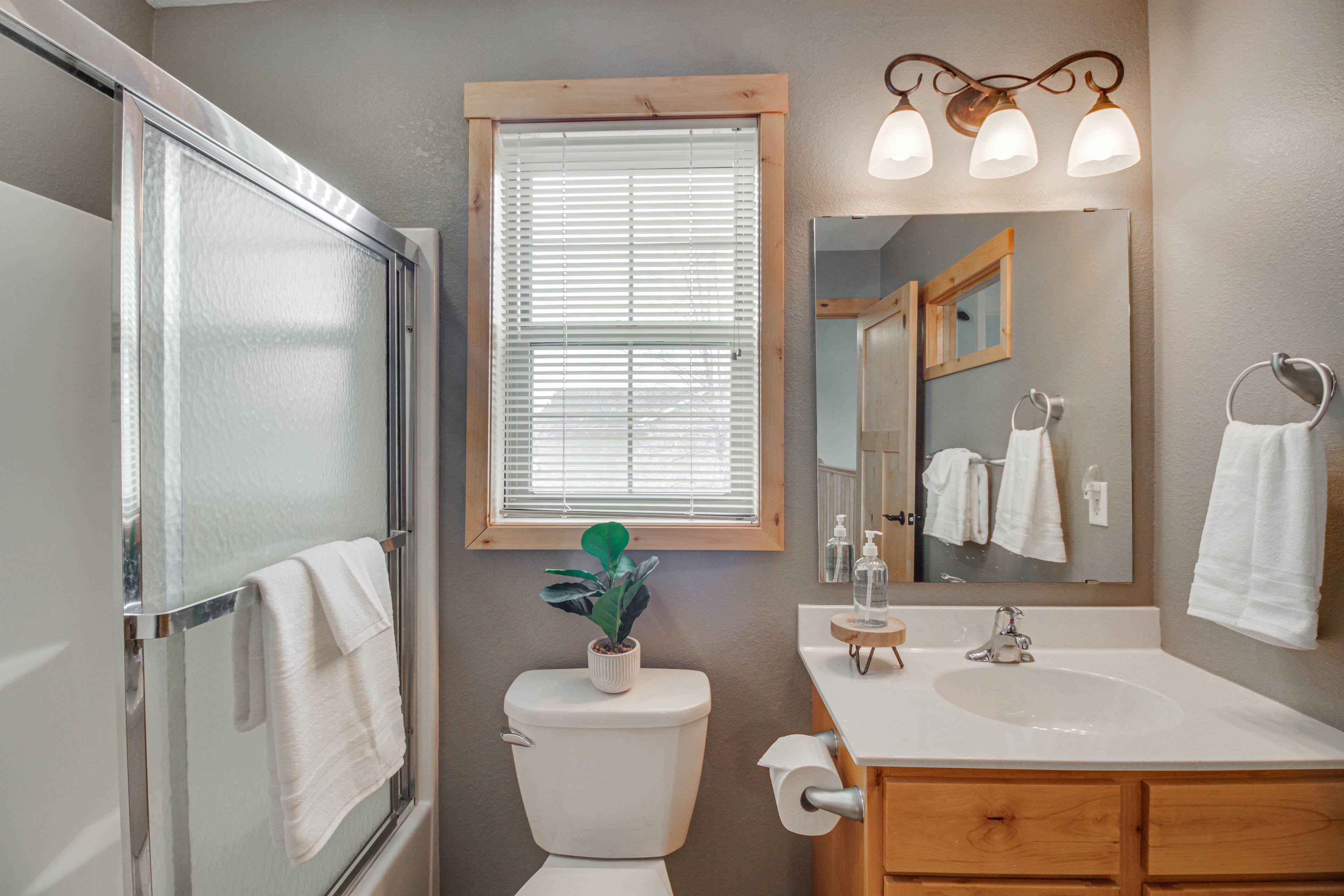 Full Bathroom | Upper Level