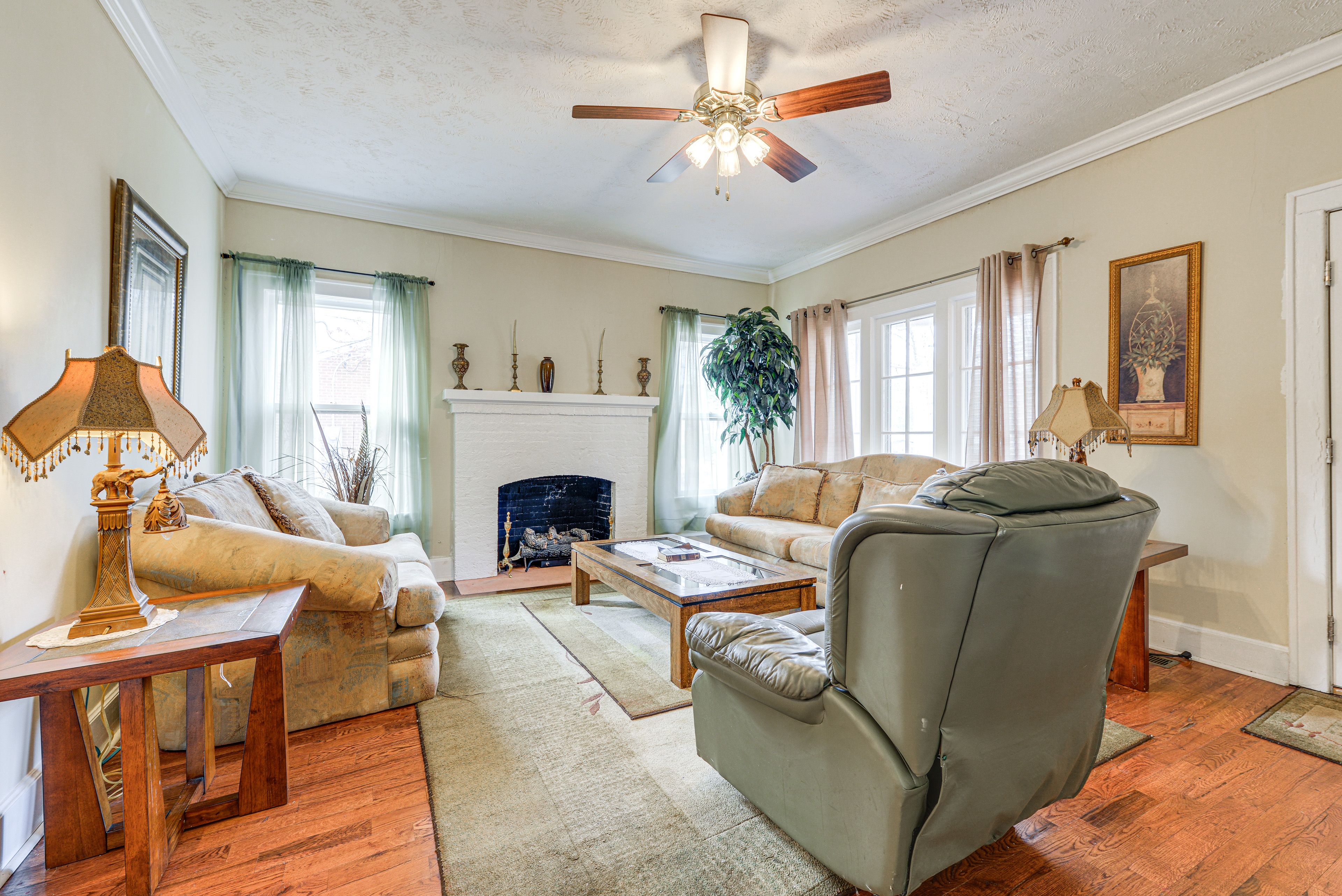 Sanford Vacation Rental | 3BR | 2BA | 1,500 Sq Ft | 3 Steps to Enter