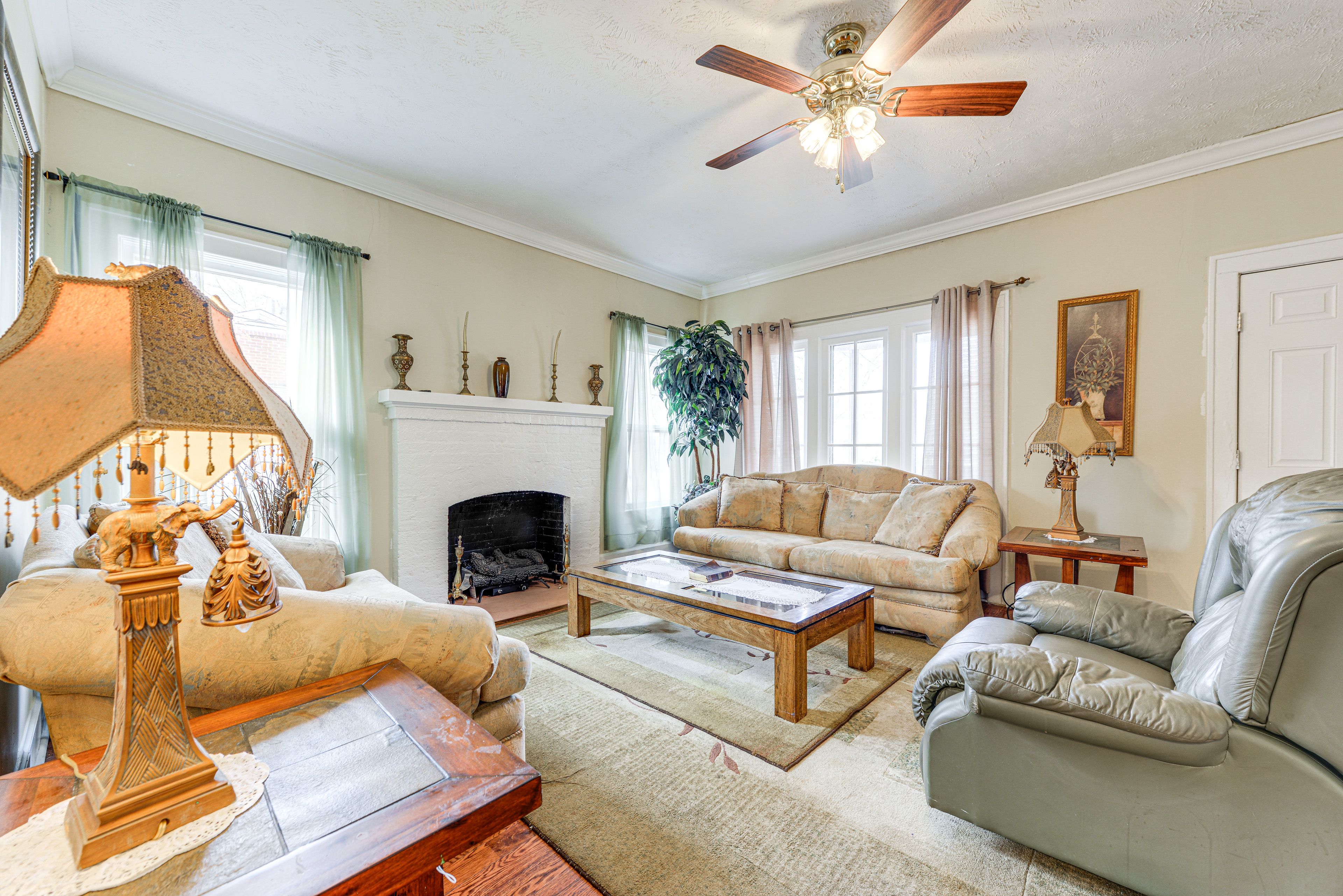 Living Room | Central A/C & Heat | Free WiFi