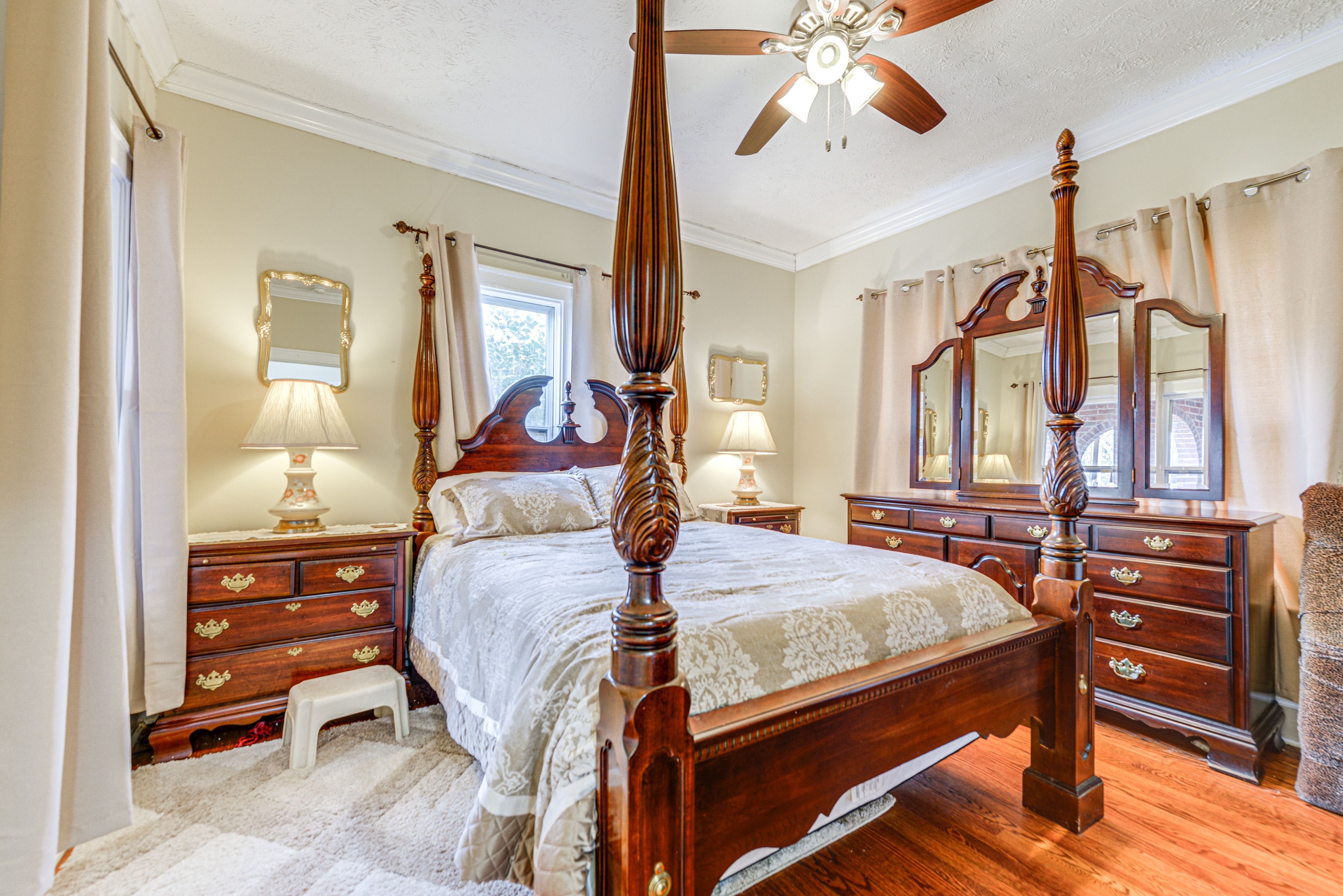 Bedroom 3 | Queen Bed
