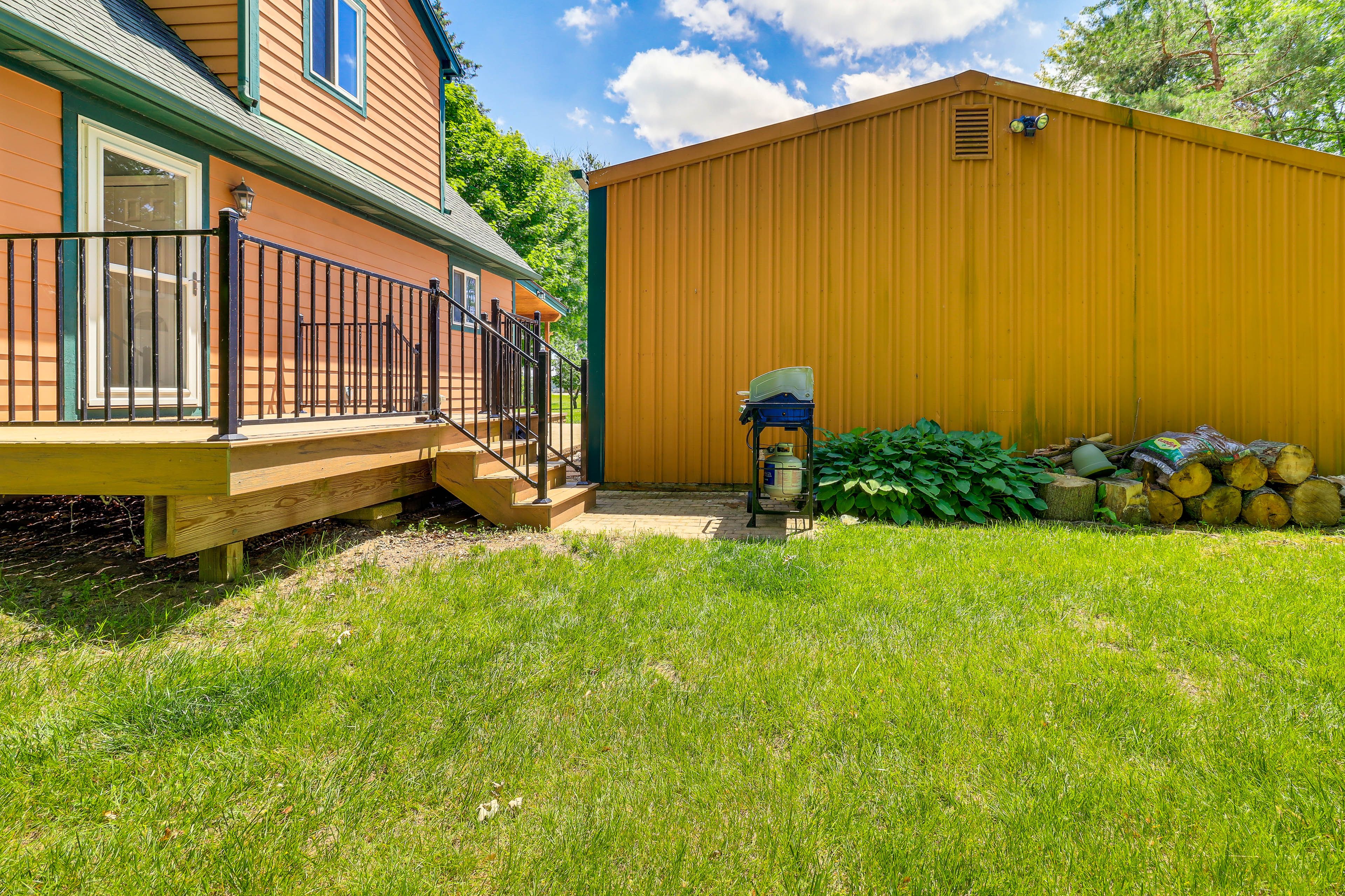 Yard | Gas Grill