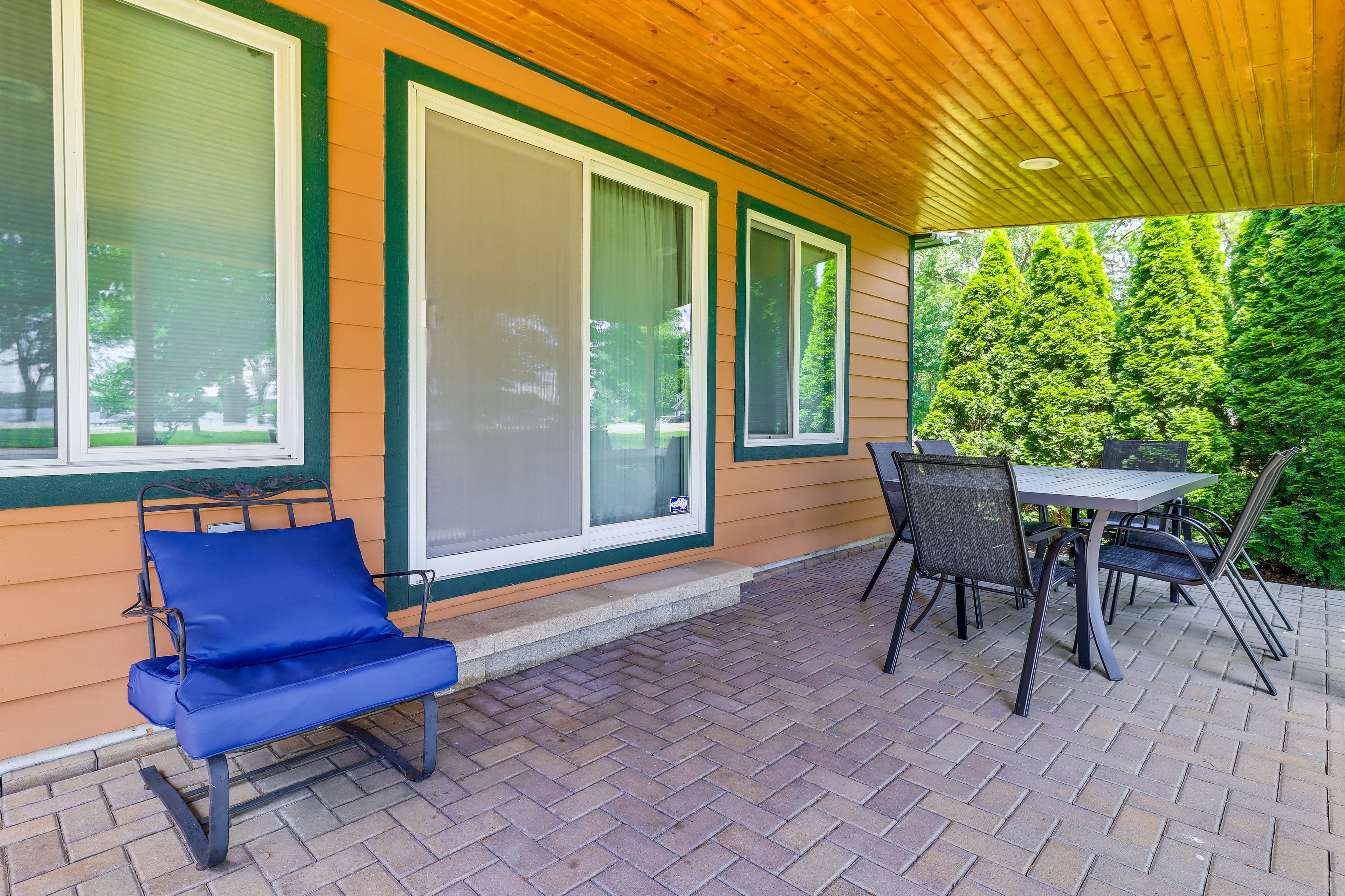 Patio | Outdoor Dining Area