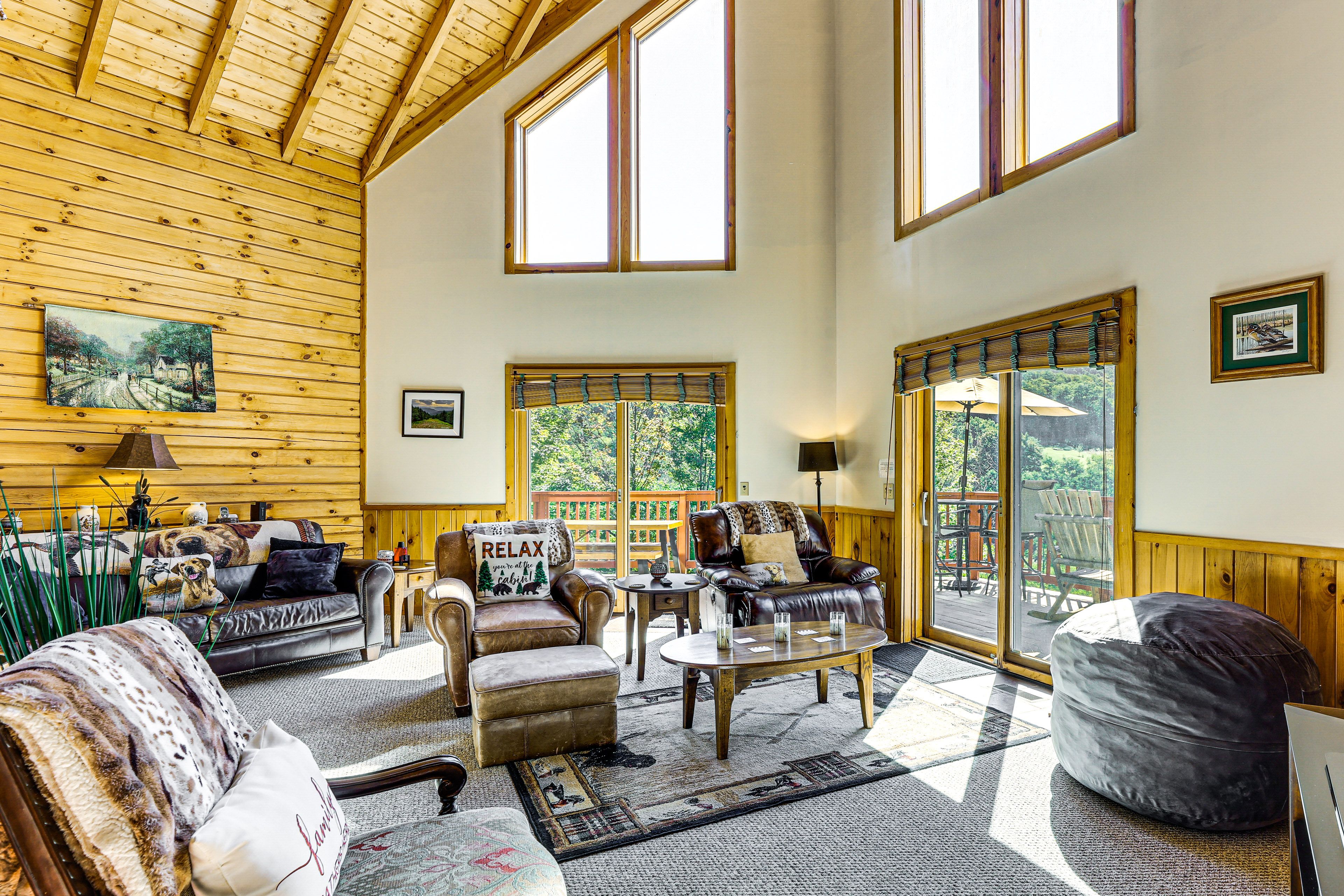 Living Room | 1st Floor | Smart TV