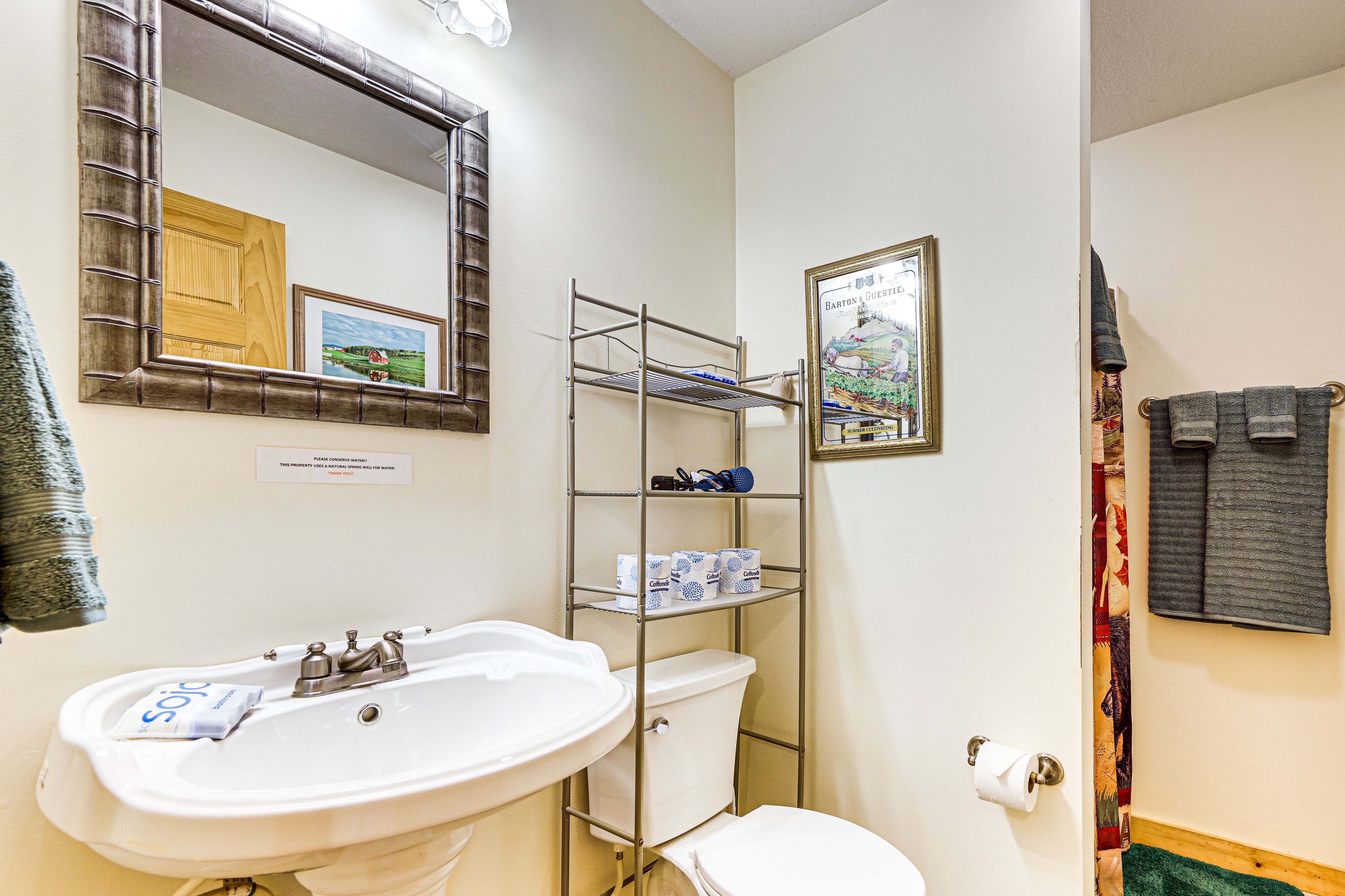 Full Bathroom | 1st Floor