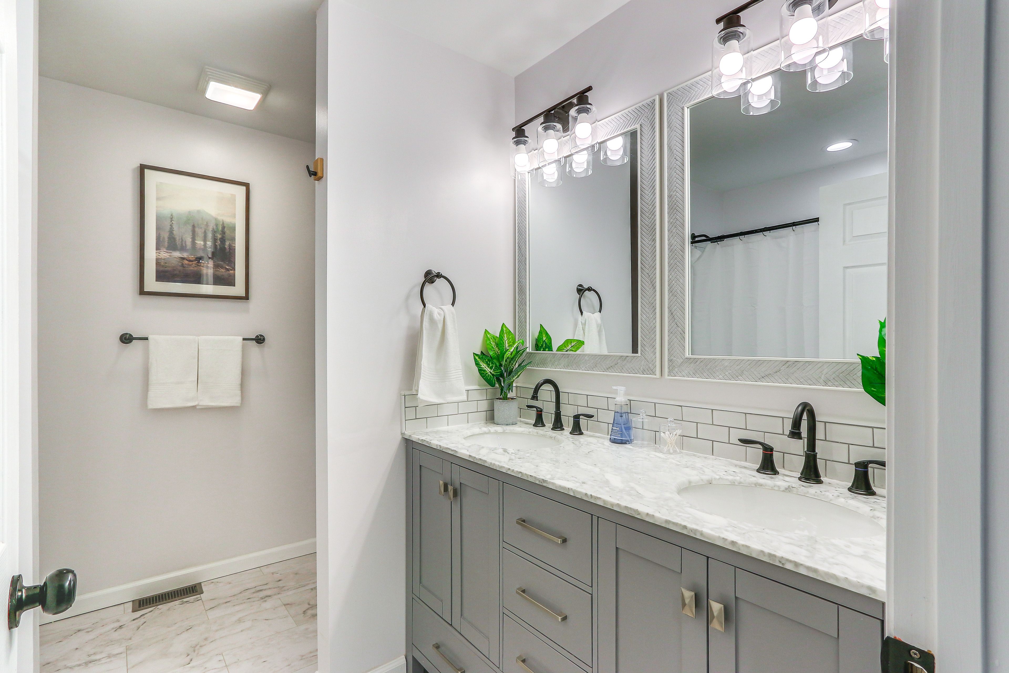 En-Suite Bathroom | Towels Provided