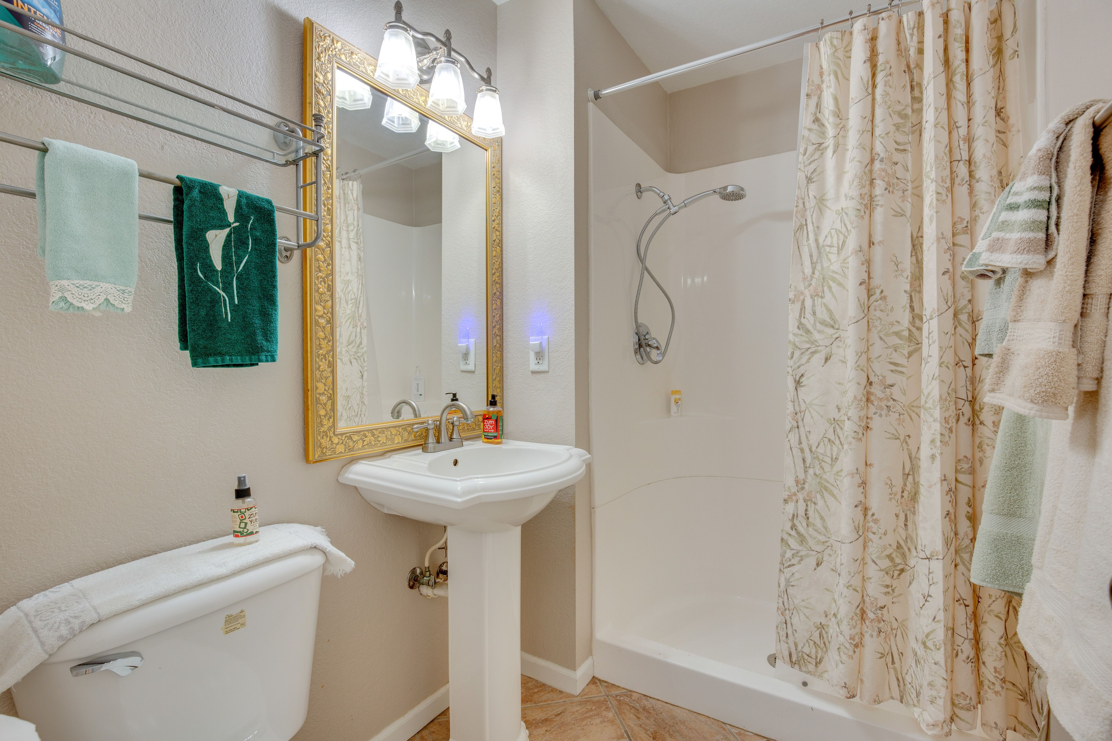 Full Bathroom | Main Floor